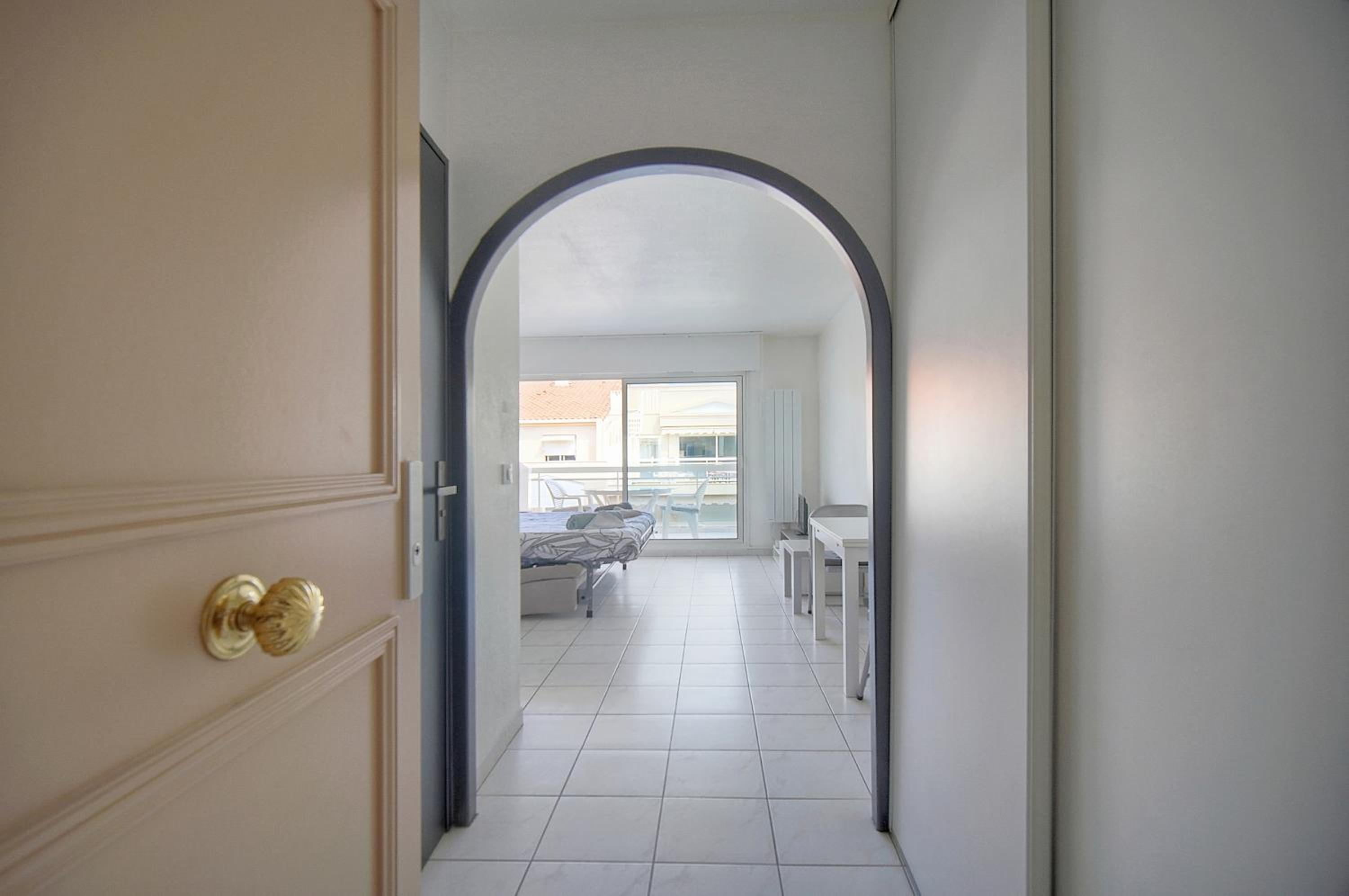 FRGK Gallieni Terrace Quiet Executive Stay Walk to Palais