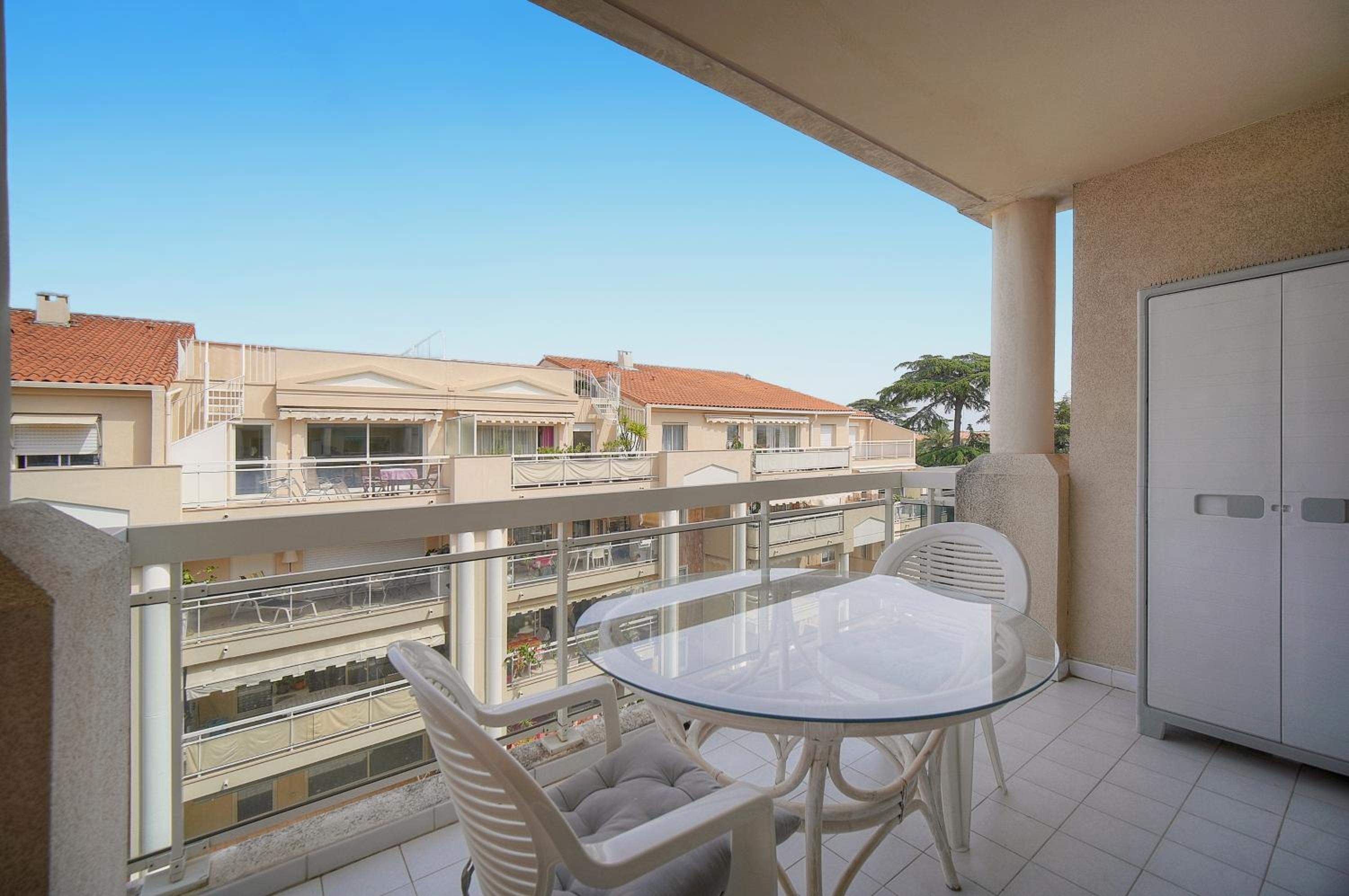 FRGK Gallieni Terrace Quiet Executive Stay Walk to Palais