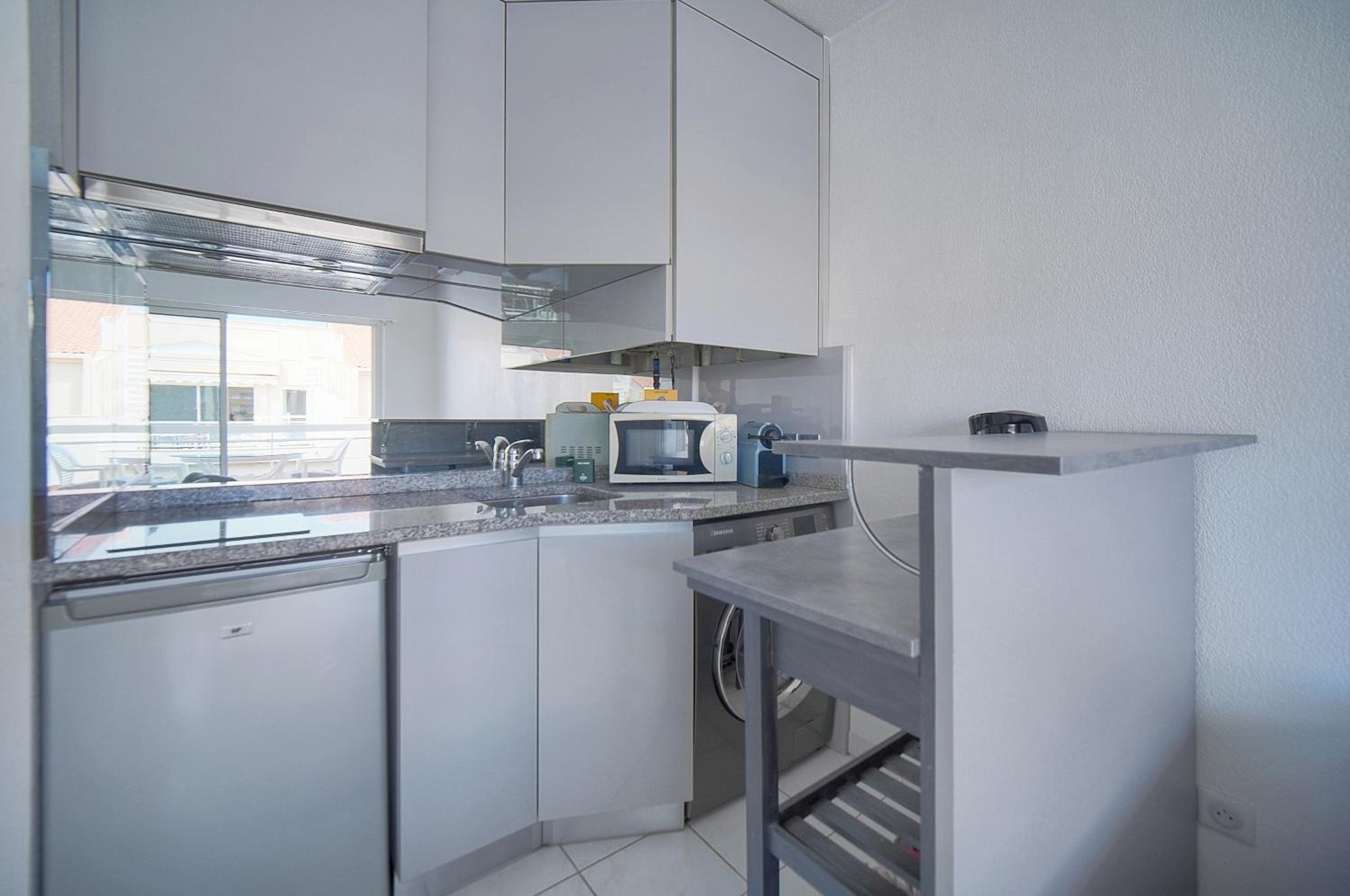 FRGK Gallieni Terrace Quiet Executive Stay Walk to Palais