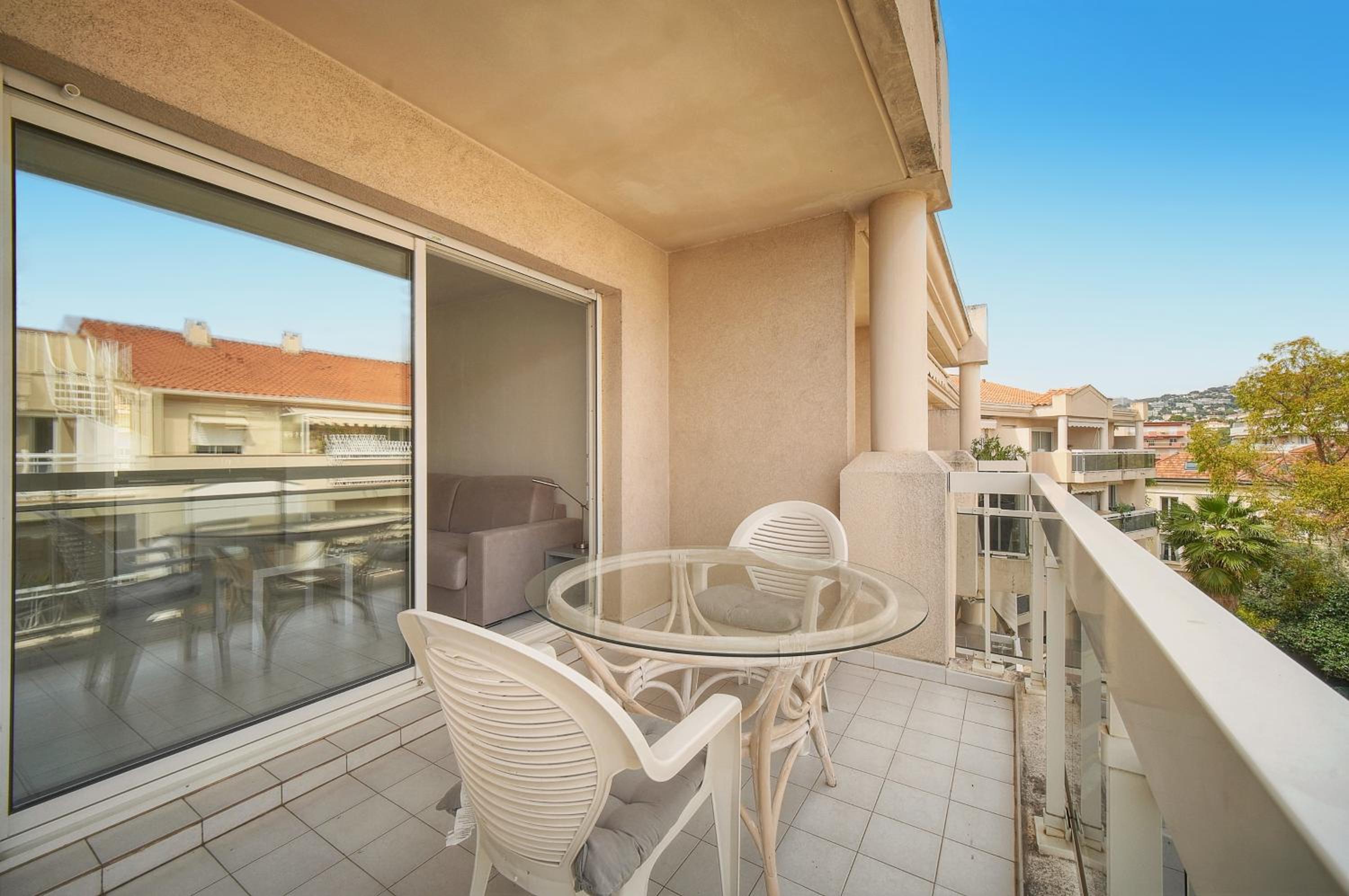FRGK Gallieni Terrace Quiet Executive Stay Walk to Palais