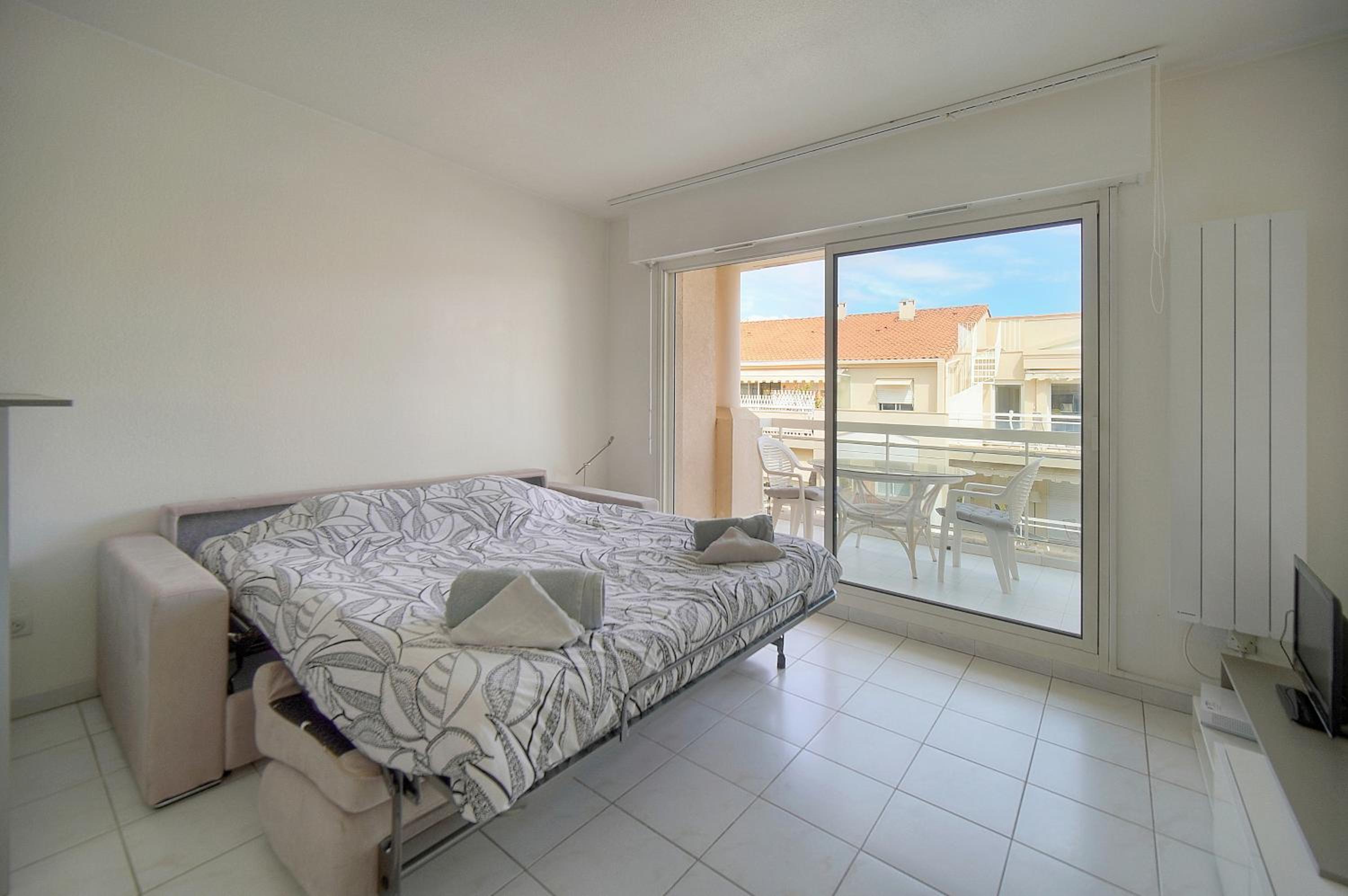 FRGK Gallieni Terrace Quiet Executive Stay Walk to Palais