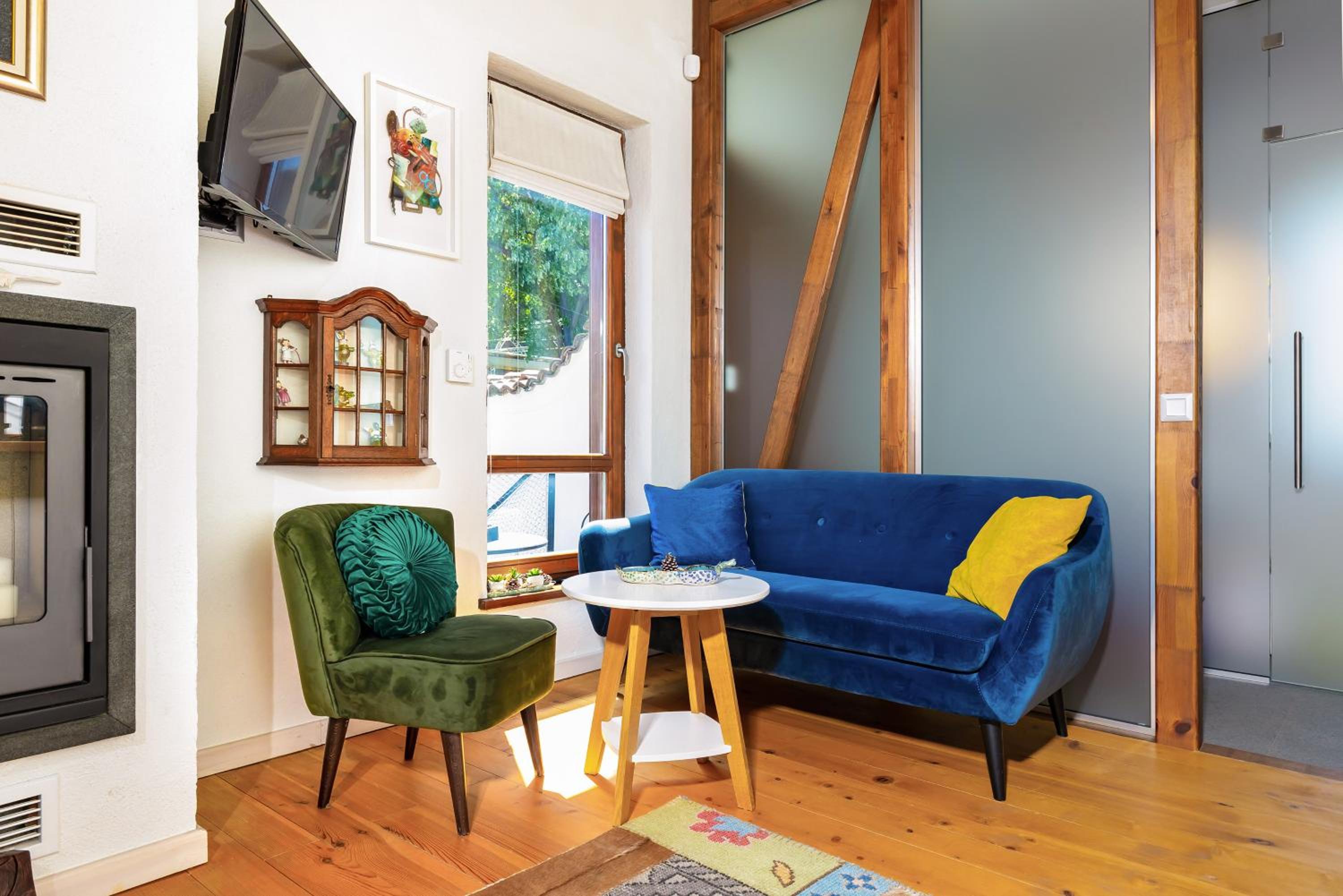 Old Town 2BR Spacious House with Private Garden and Free Parking