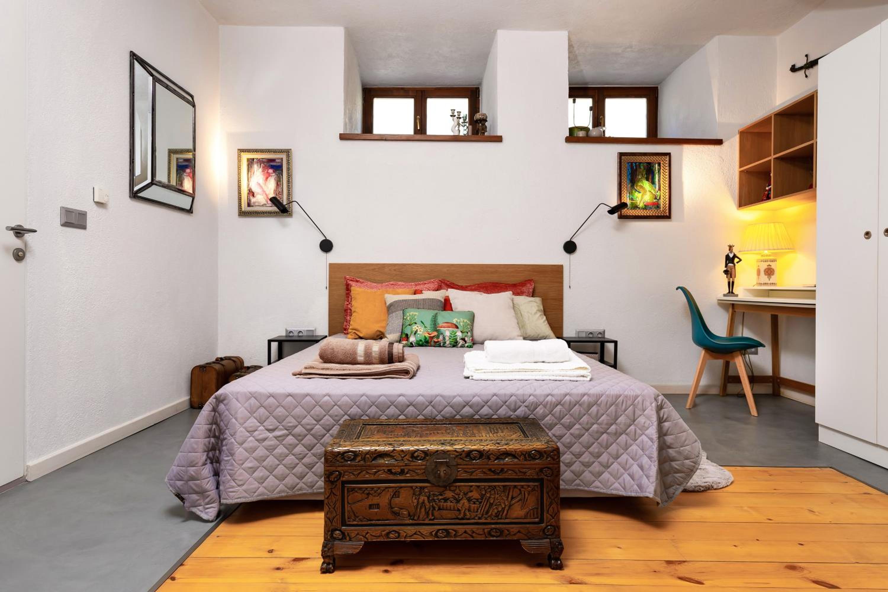 Old Town 2BR Spacious House with Private Garden and Free Parking