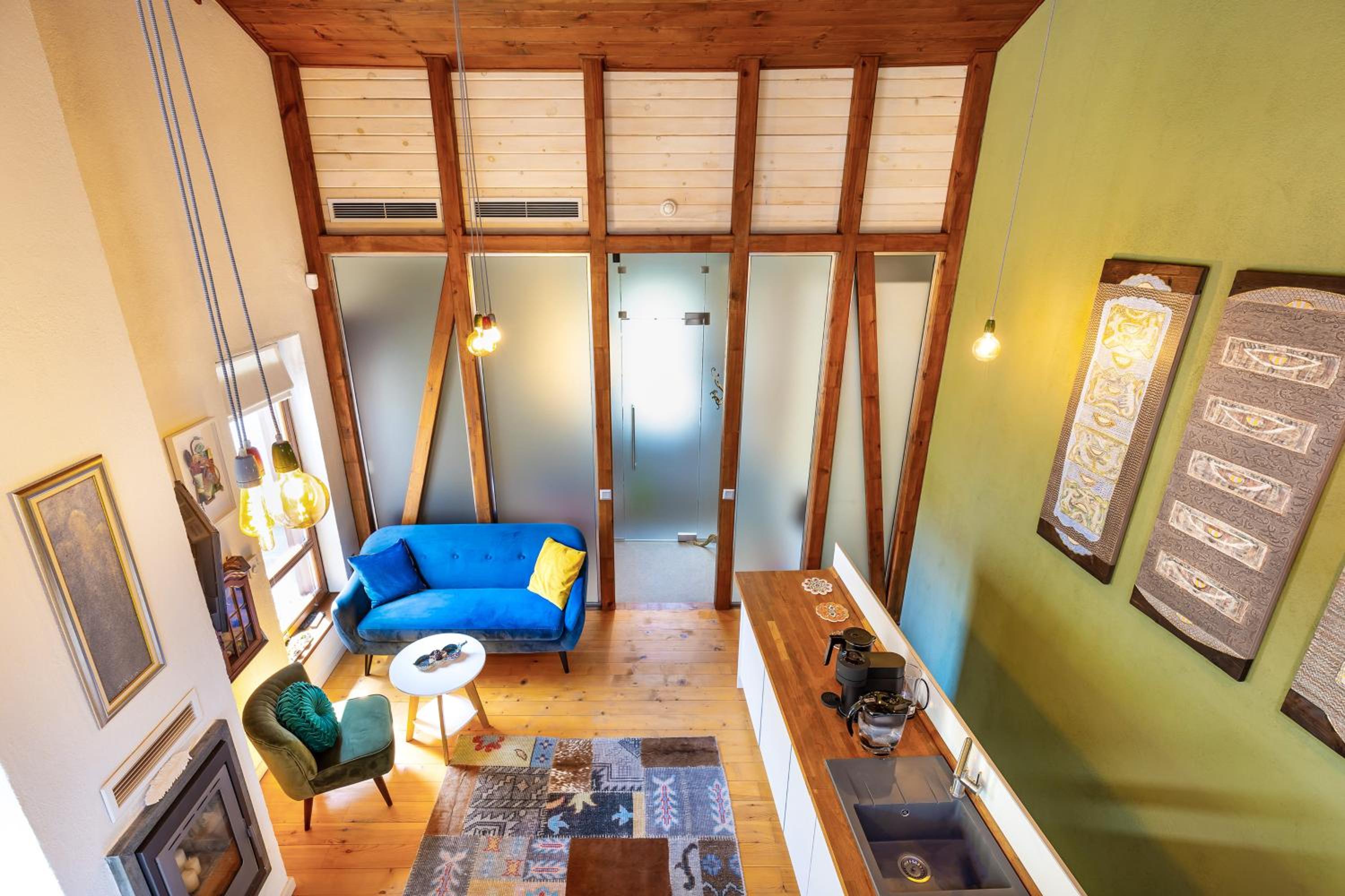 Old Town 2BR Spacious House with Private Garden and Free Parking