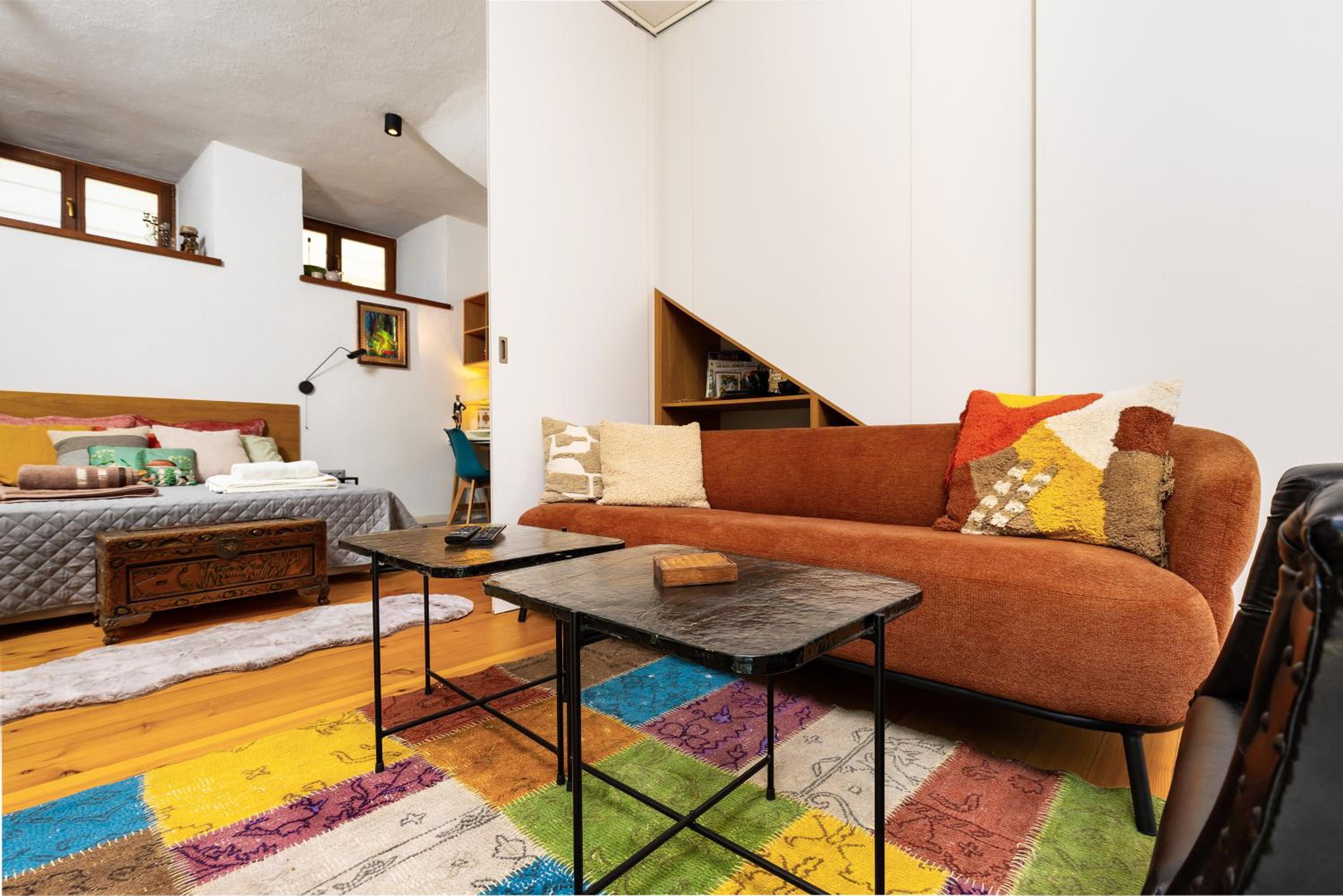 Old Town 2BR Spacious House with Private Garden and Free Parking