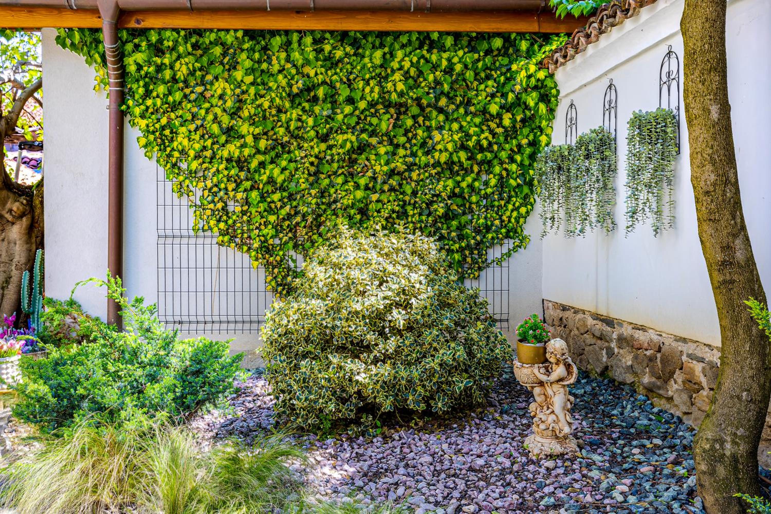 Old Town 2BR Spacious House with Private Garden and Free Parking