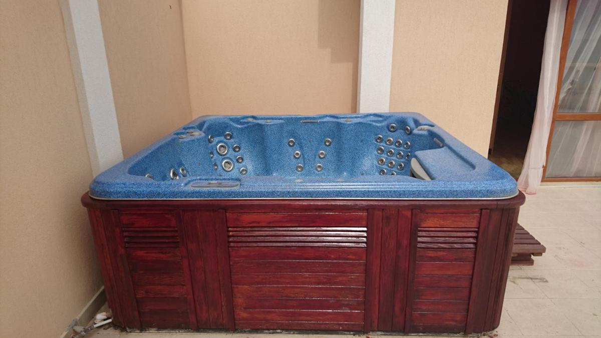 Jacuzzi