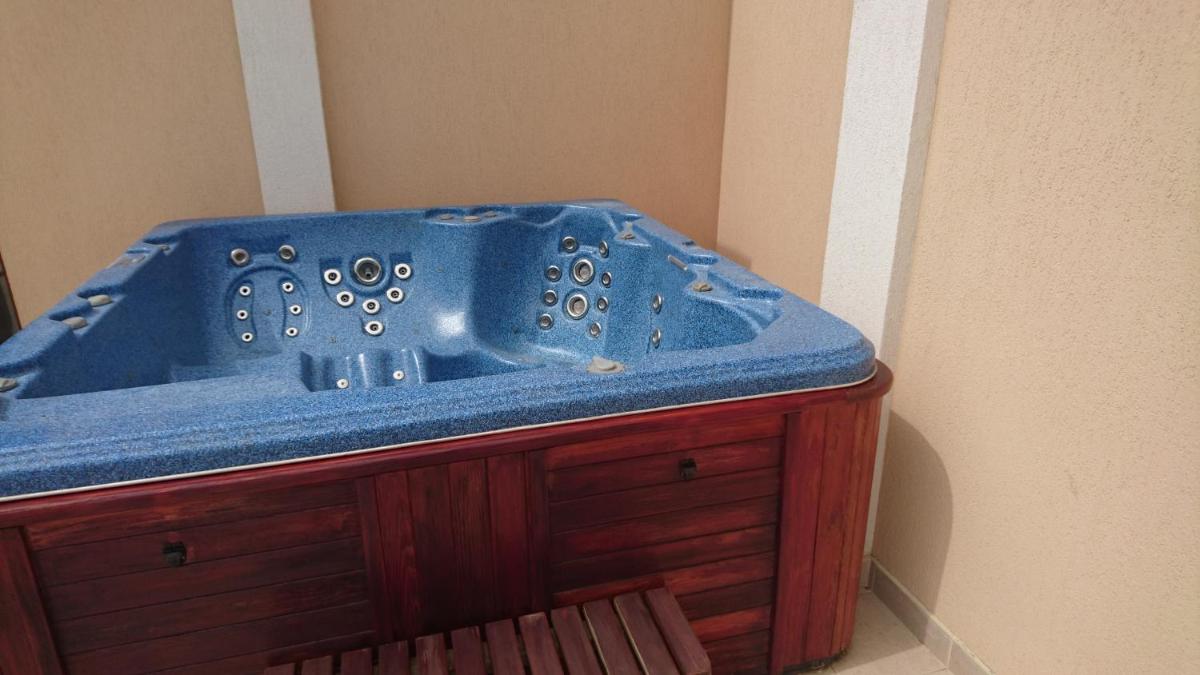 Jacuzzi