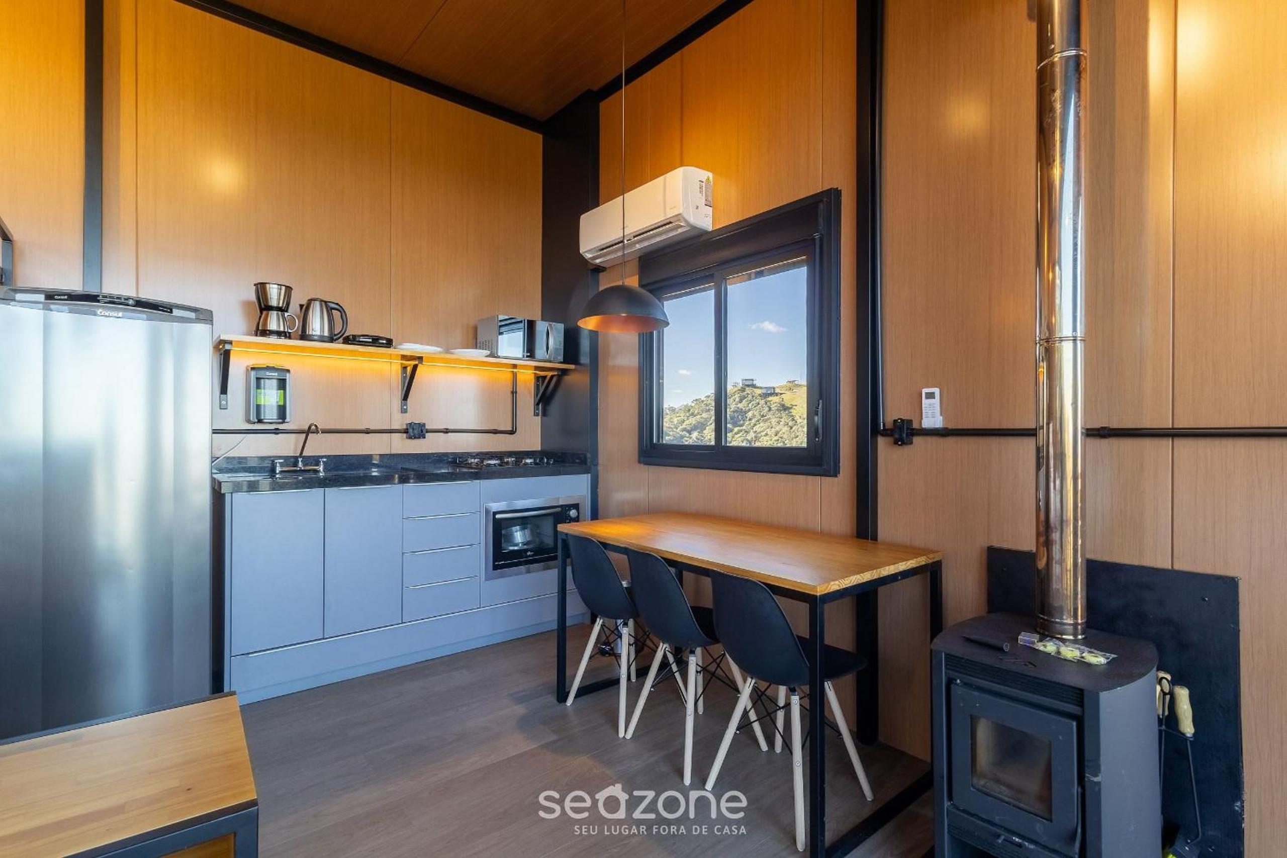 Romantic cabin with view and hot tub | VST036