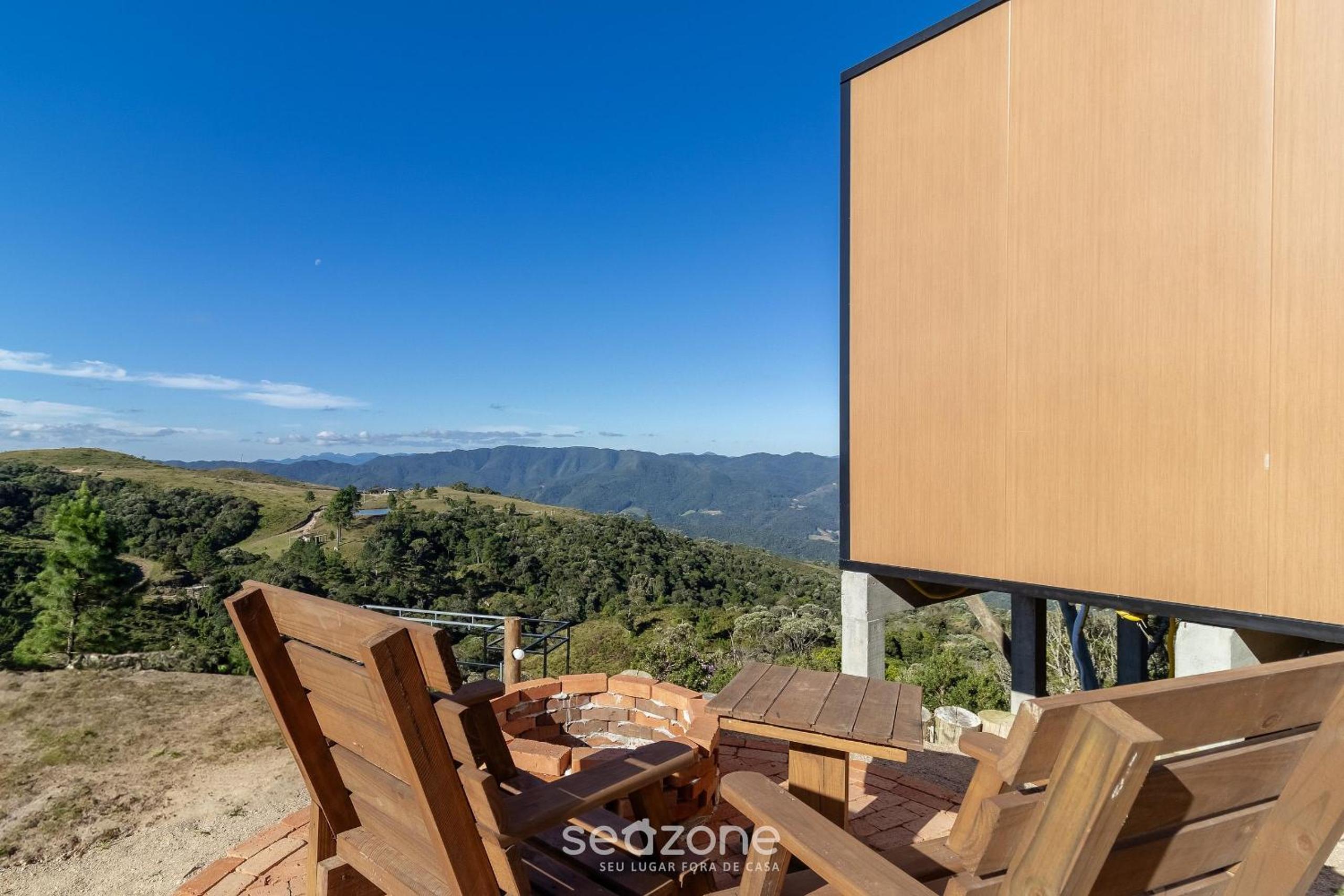 Romantic cabin with view and hot tub | VST036