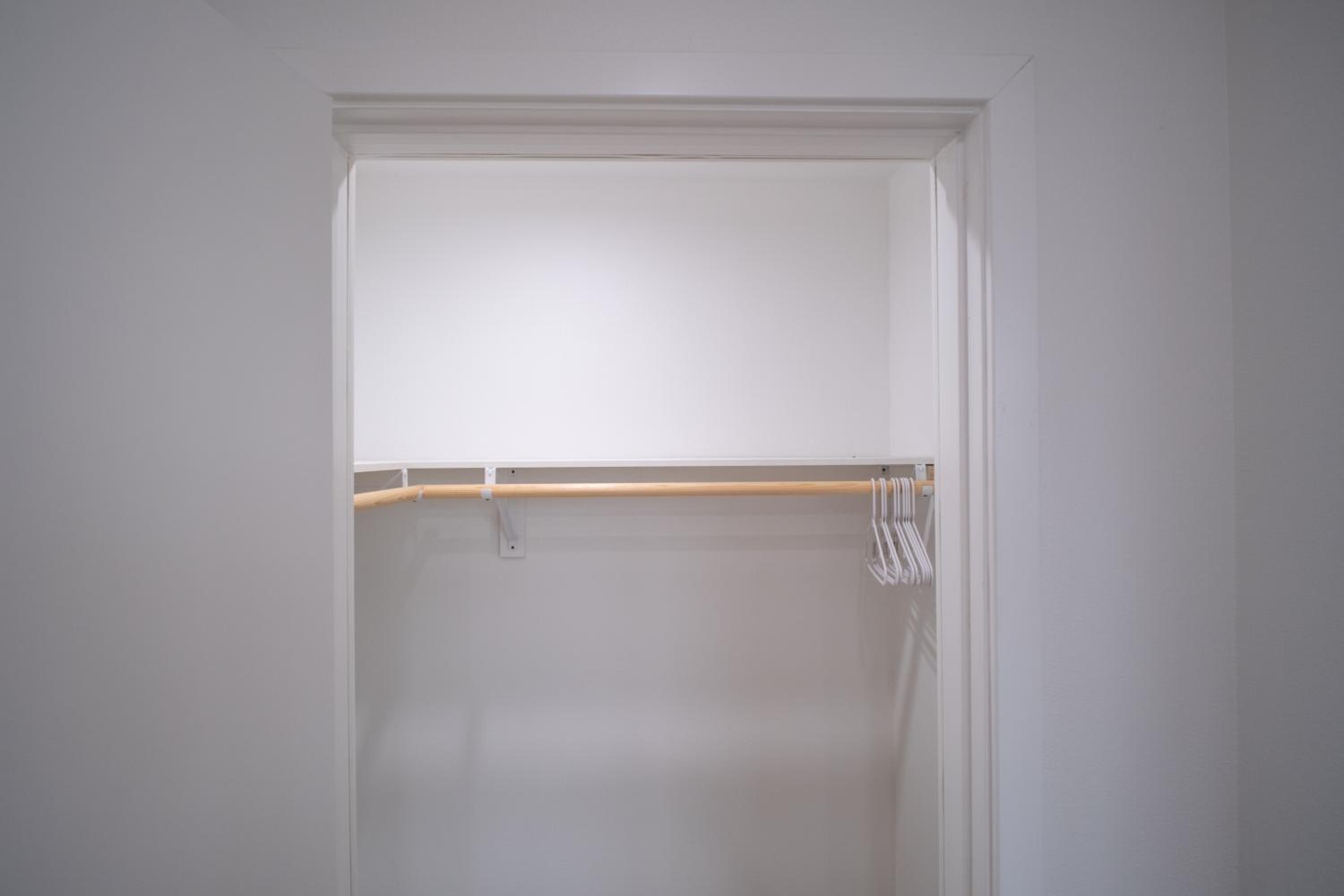 Stylish Private Room by Downtown LA with Private Parking