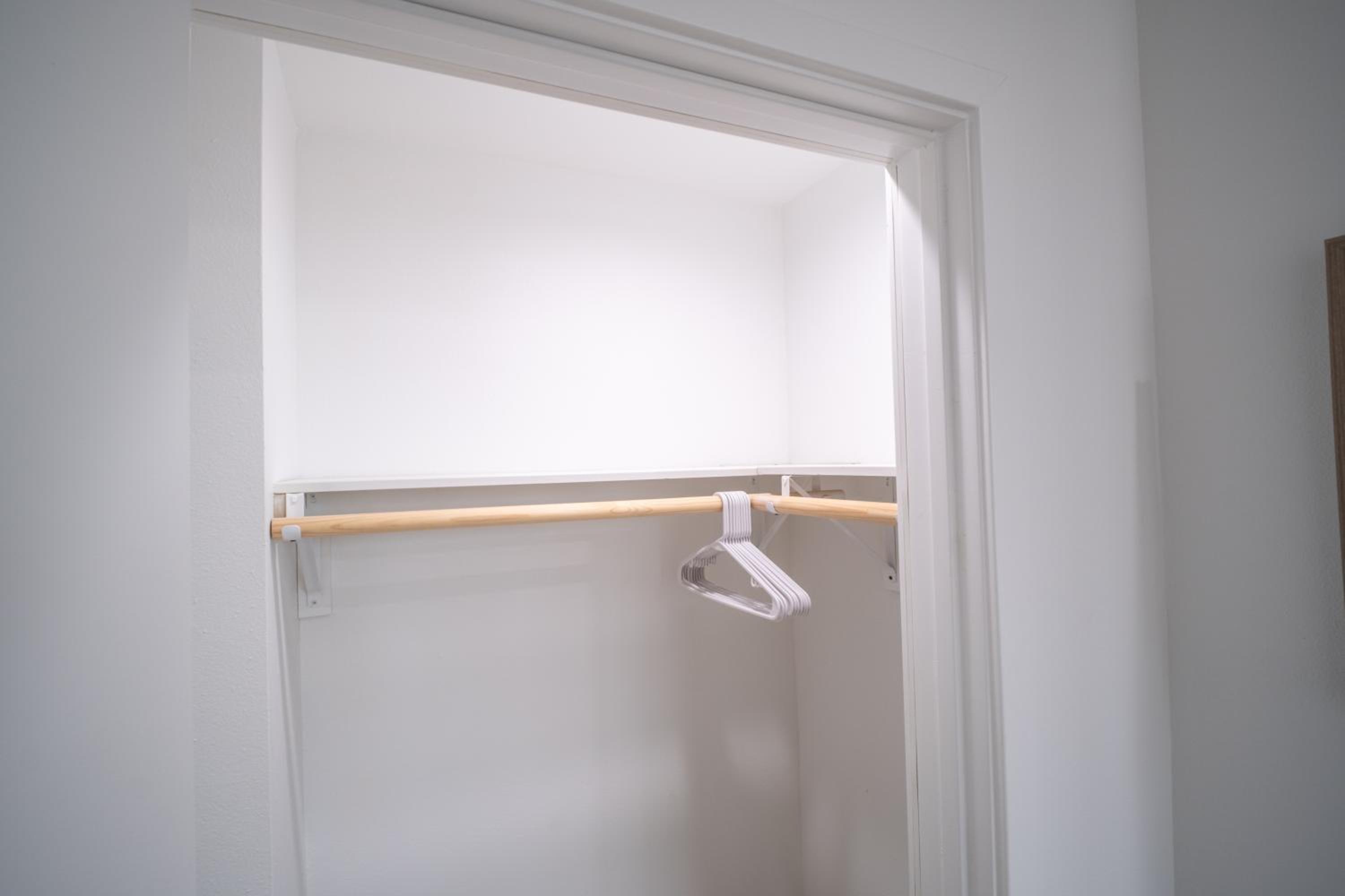 Stylish Private Room by Downtown LA with Private Parking