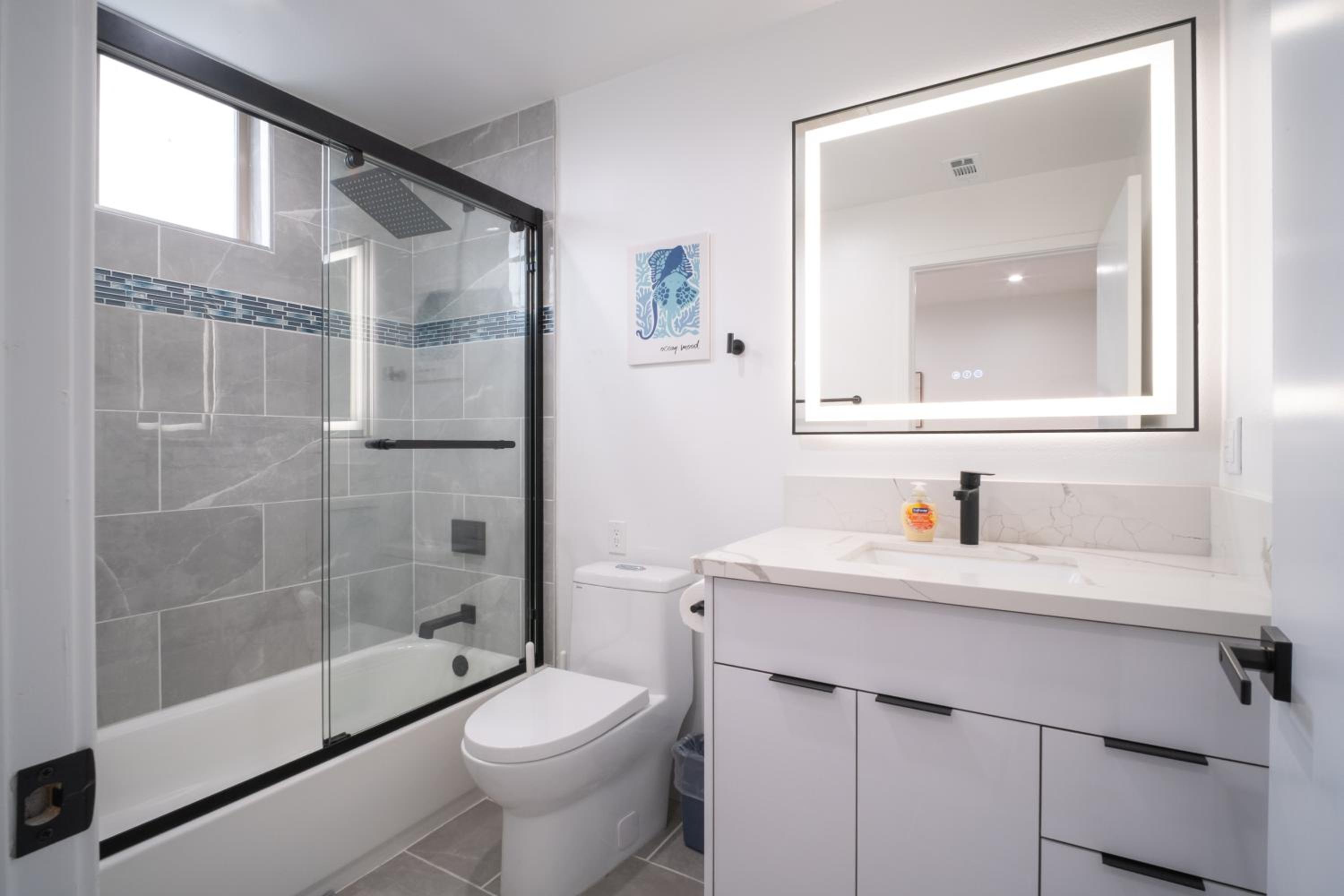 Stylish Private Room by Downtown LA with Private Parking