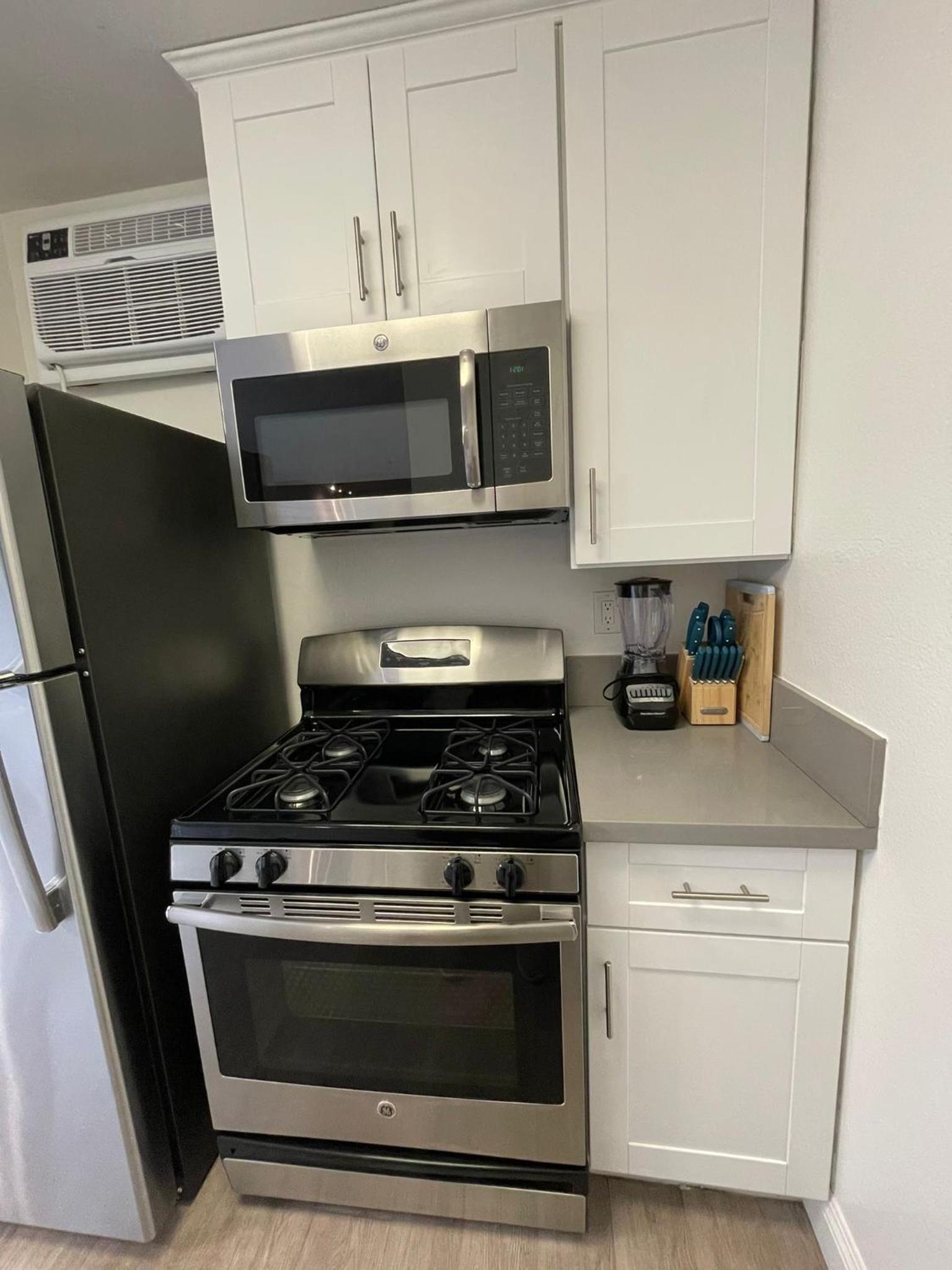 Hollywood Spectacular Loft FREE Designated parking