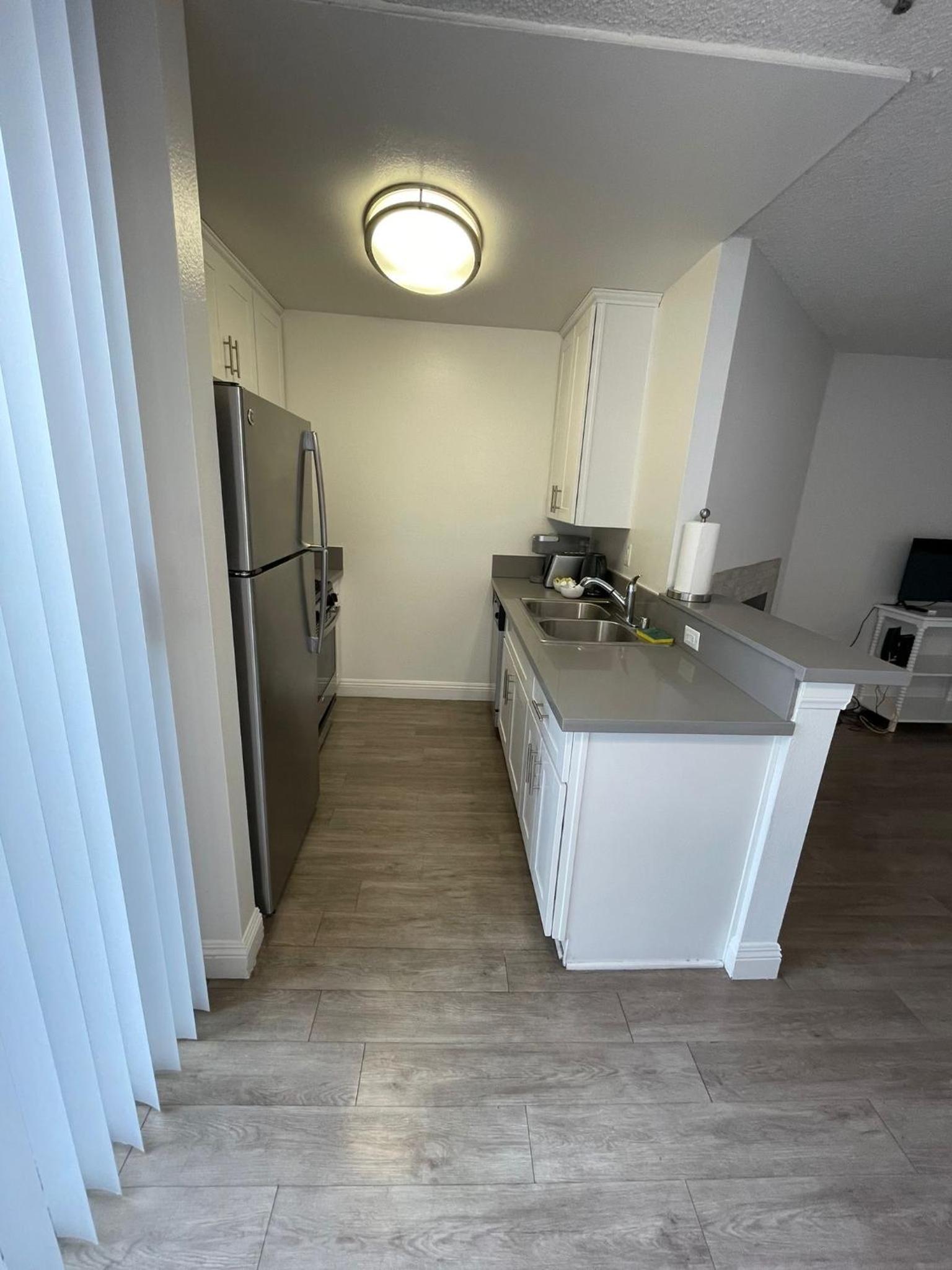 Hollywood Spectacular Loft FREE Designated parking