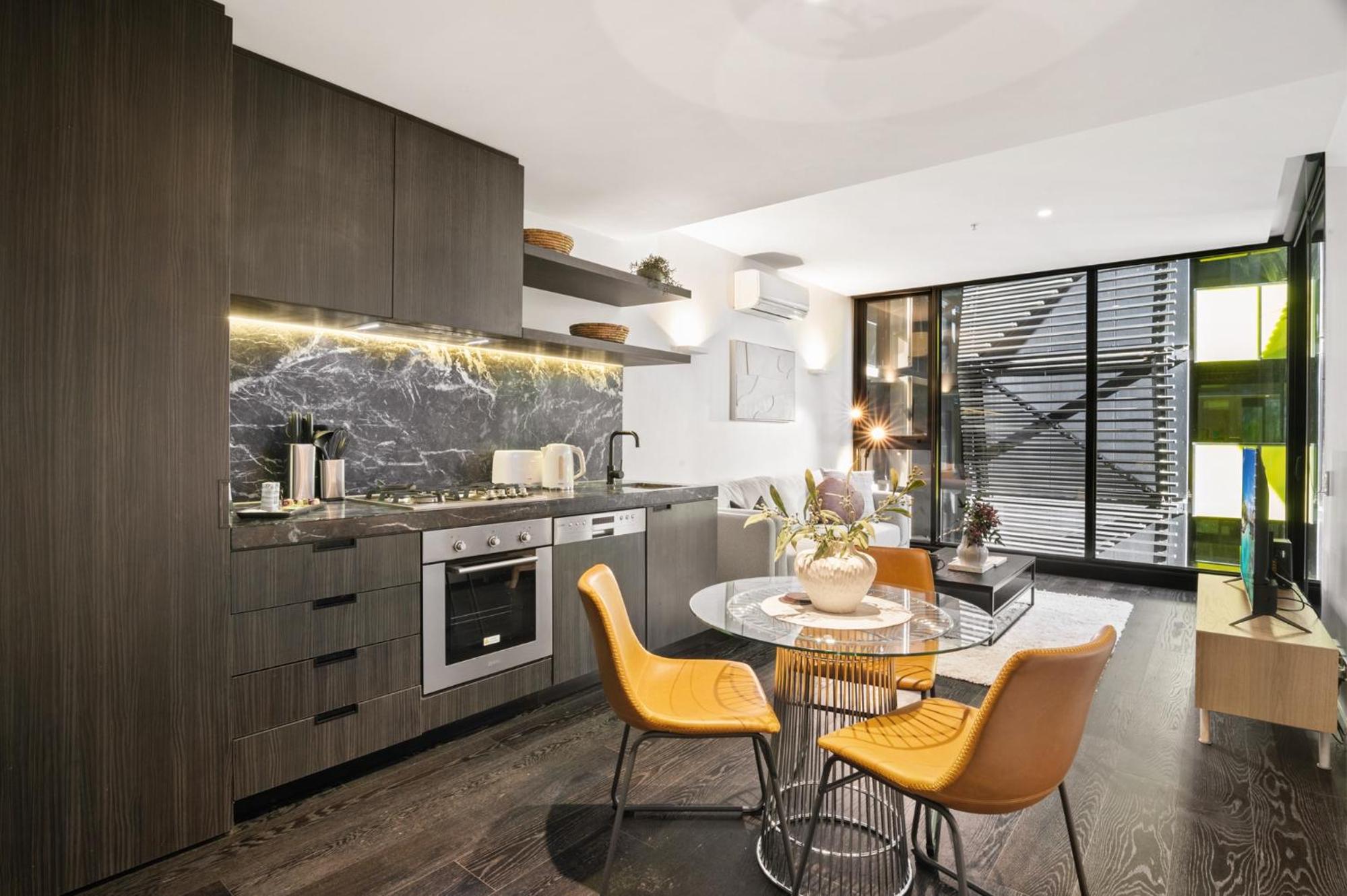 Elegant 1-Bed Apartment with Premium Amenities