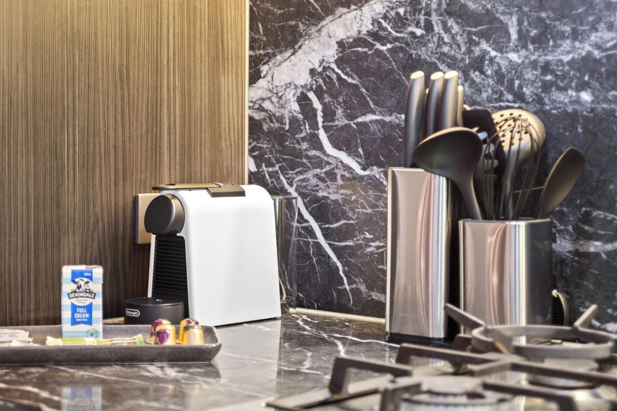 Elegant 1-Bed Apartment with Premium Amenities