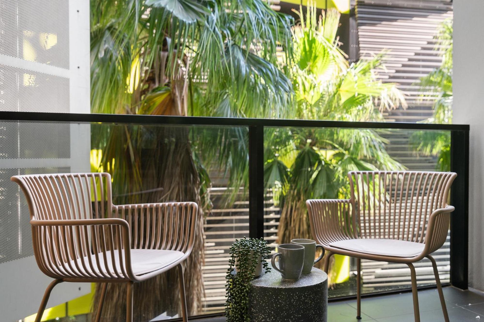 Elegant 1-Bed Apartment with Premium Amenities