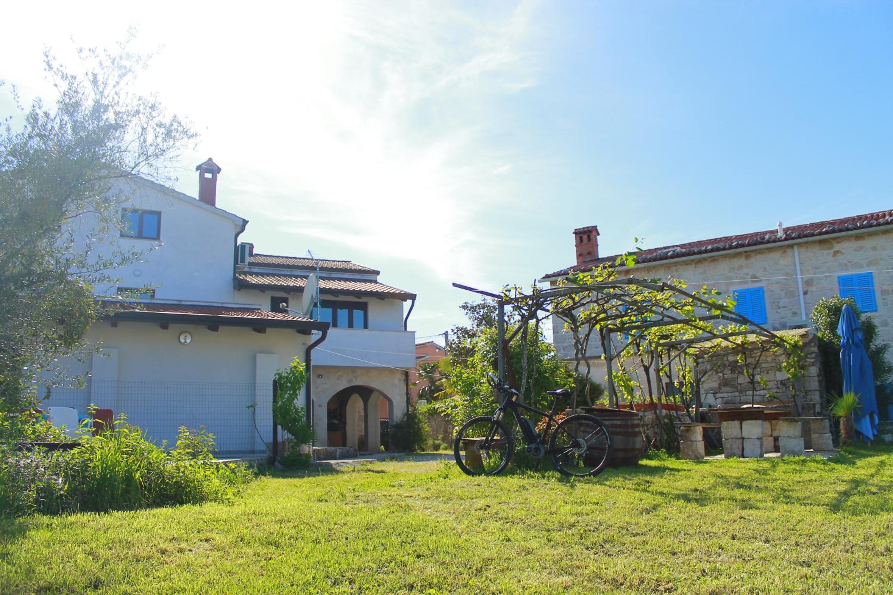 Gracia Apartments