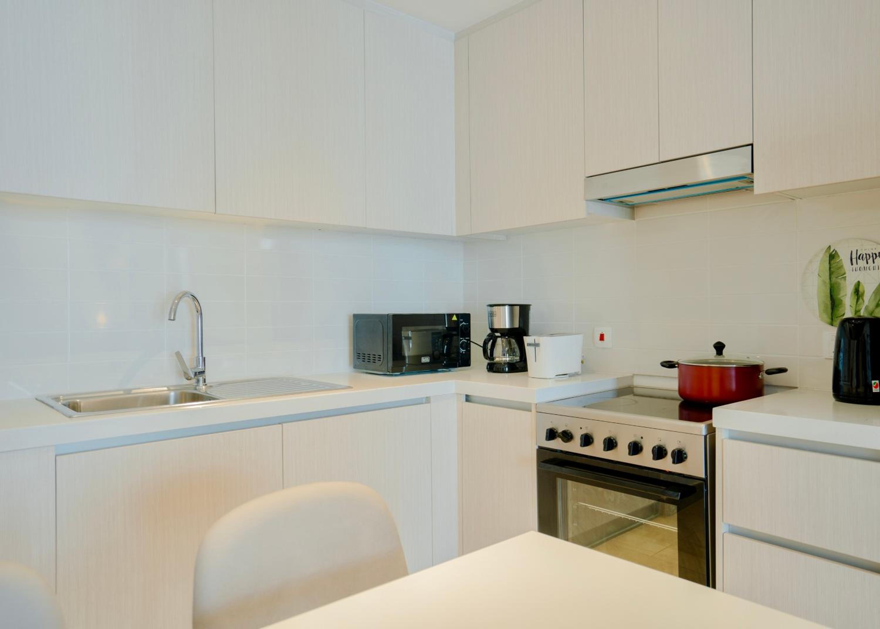 Maison Privee - Modern Yas Island Escape with Peaceful Canal Views