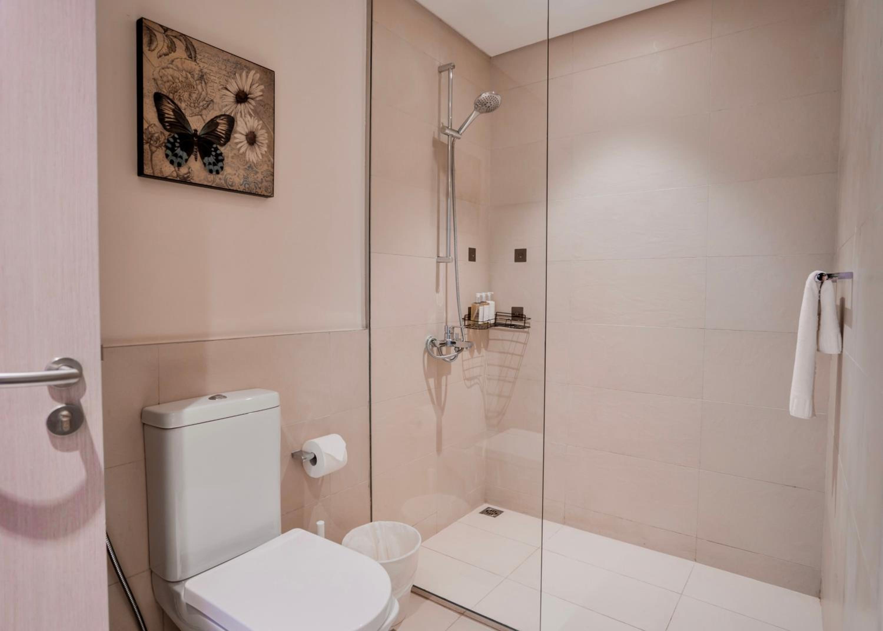 Maison Privee - Modern Yas Island Escape with Peaceful Canal Views
