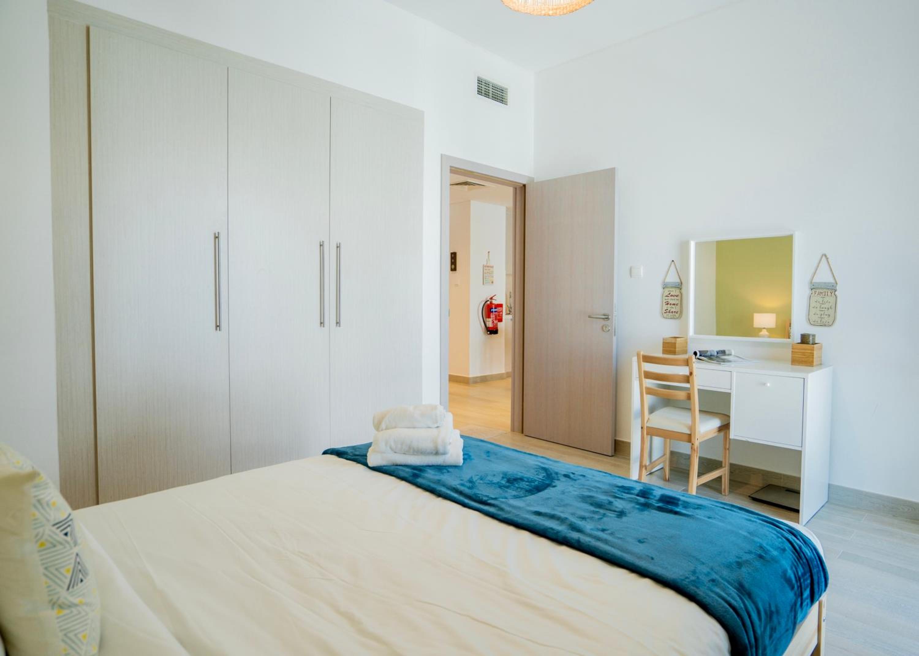 Maison Privee - Modern Yas Island Escape with Peaceful Canal Views