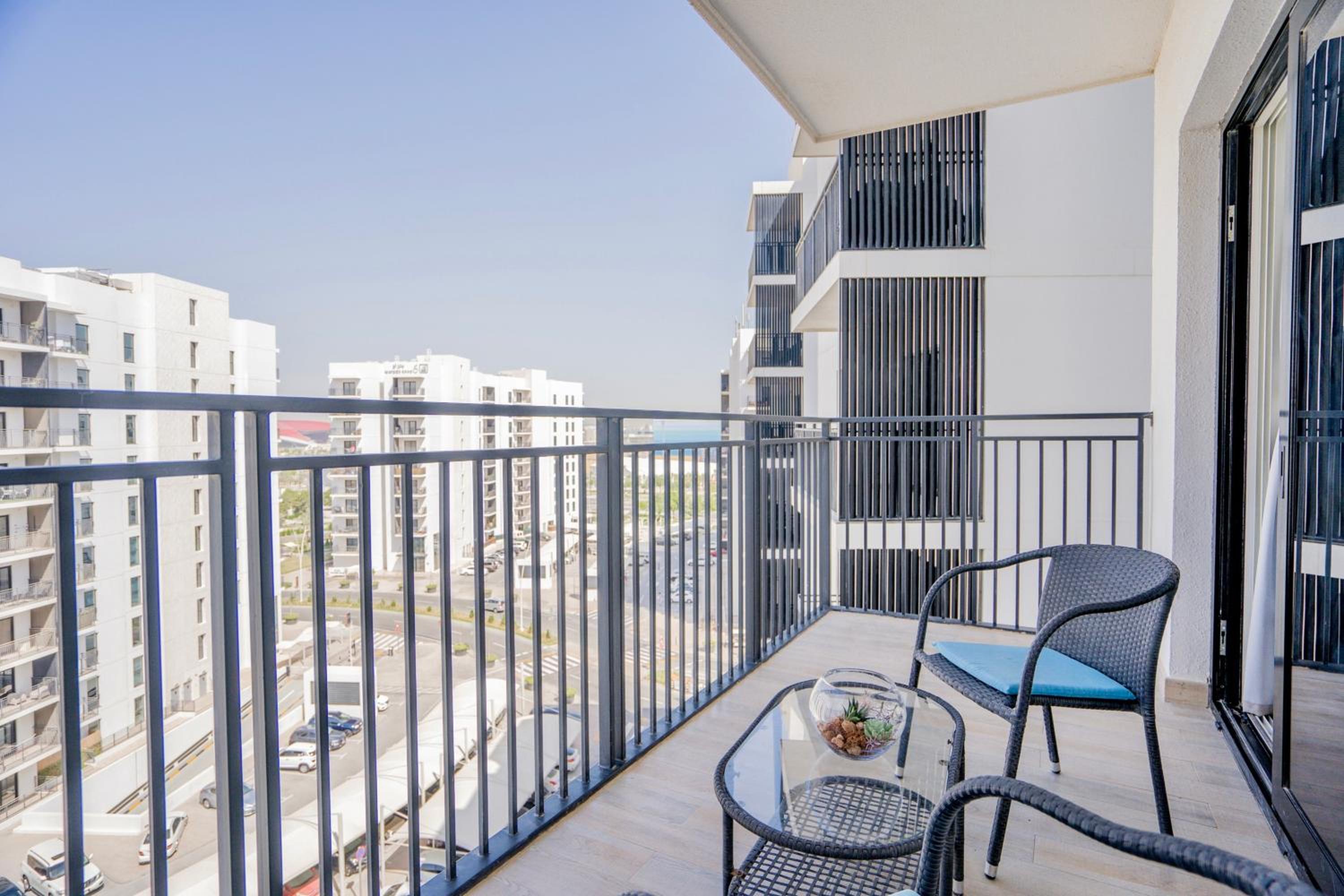 Maison Privee - Modern Yas Island Escape with Peaceful Canal Views