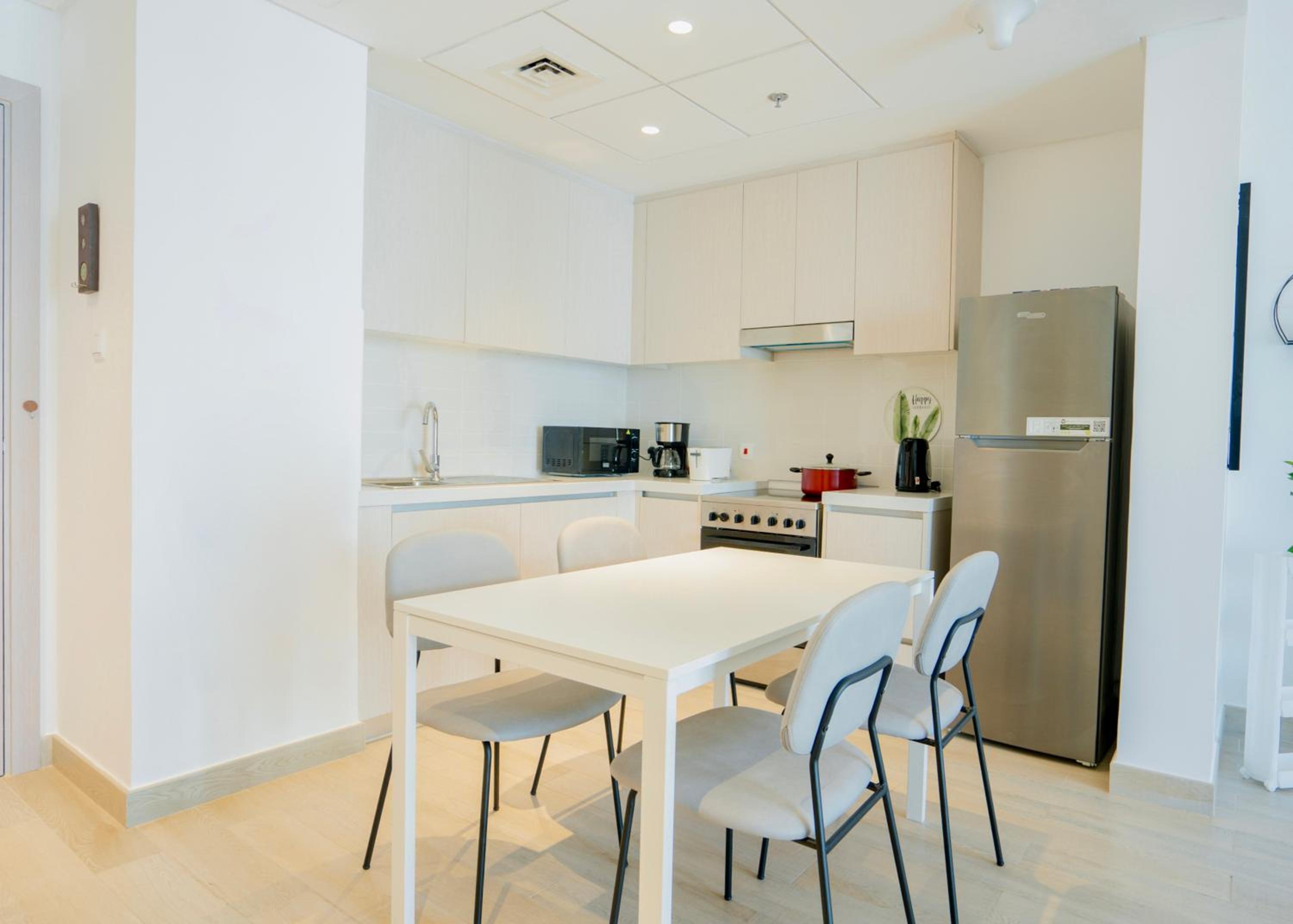 Maison Privee - Modern Yas Island Escape with Peaceful Canal Views