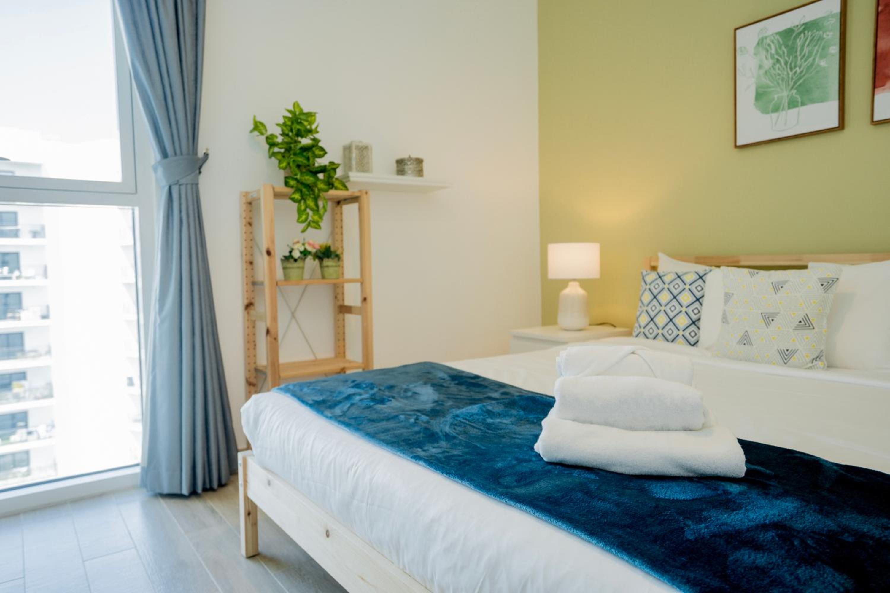 Maison Privee - Modern Yas Island Escape with Peaceful Canal Views