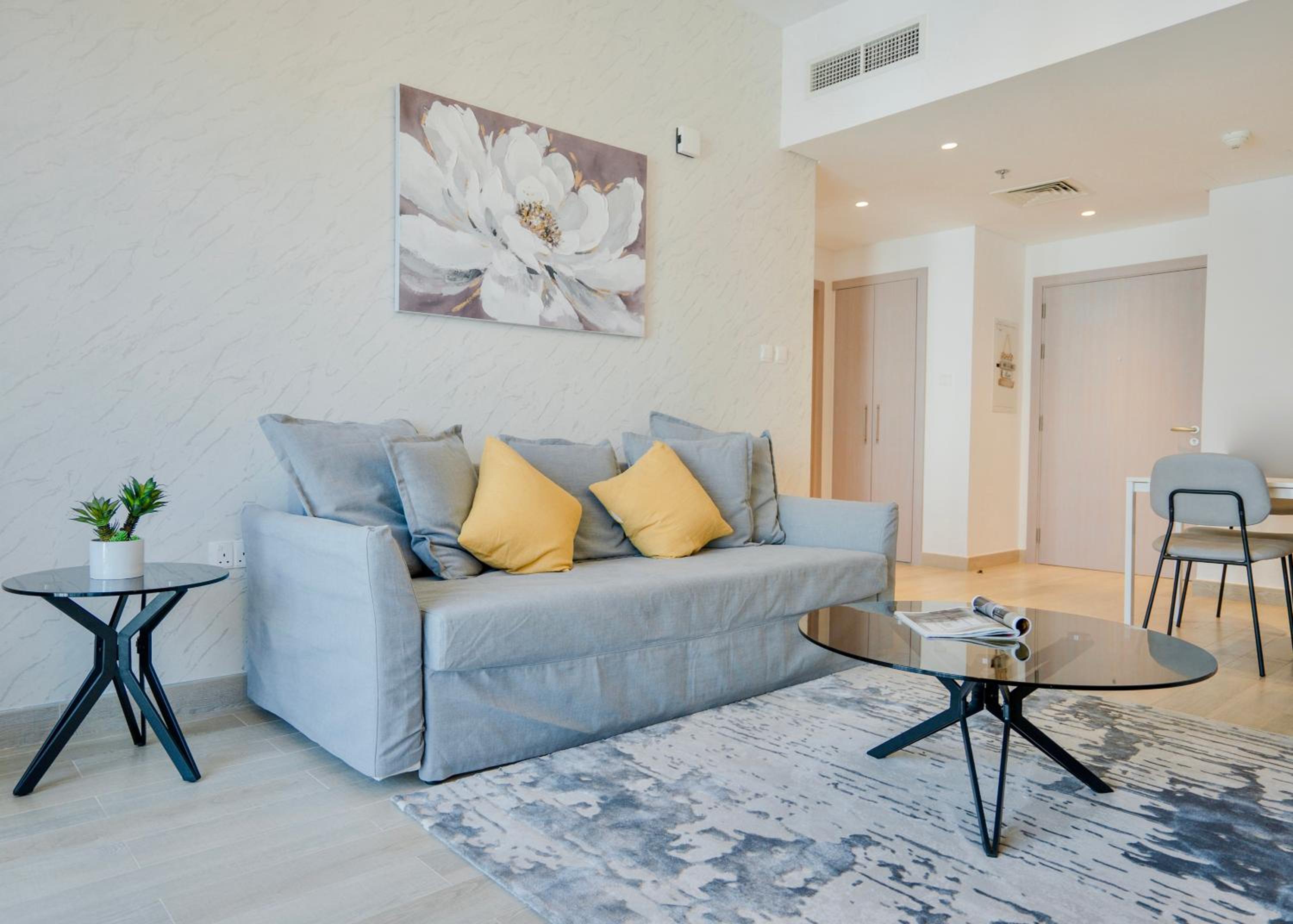 Maison Privee - Modern Yas Island Escape with Peaceful Canal Views