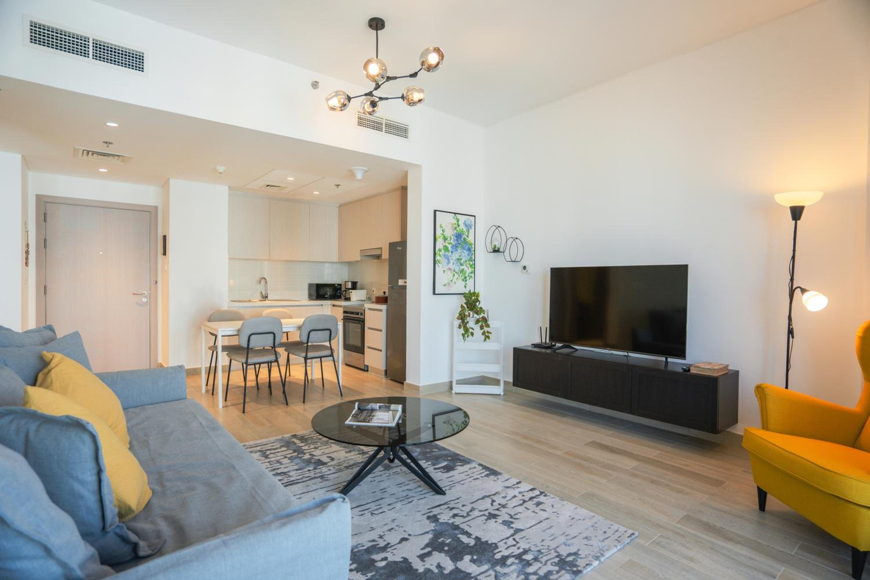 Maison Privee - Modern Yas Island Escape with Peaceful Canal Views