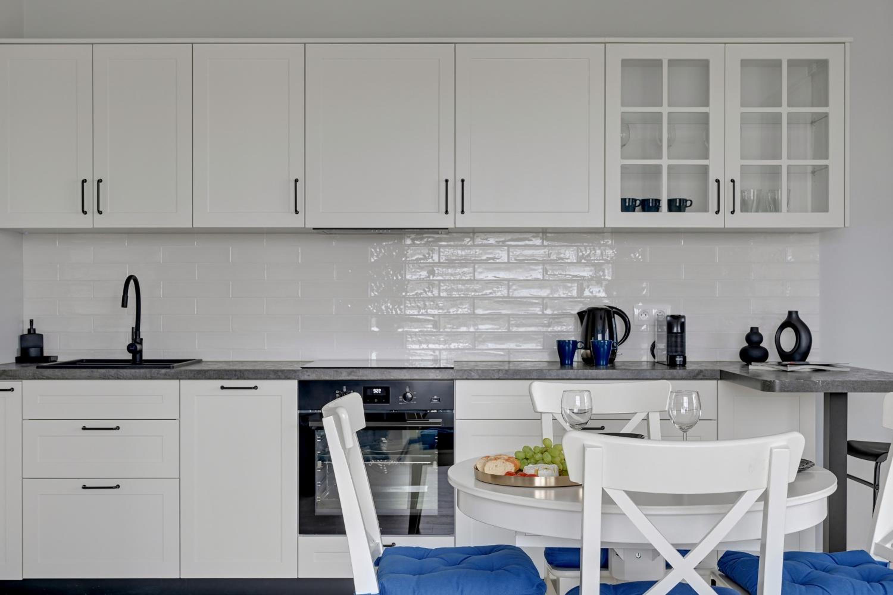 DOKI LifeStyle & Food Hall by Lion Apartments
