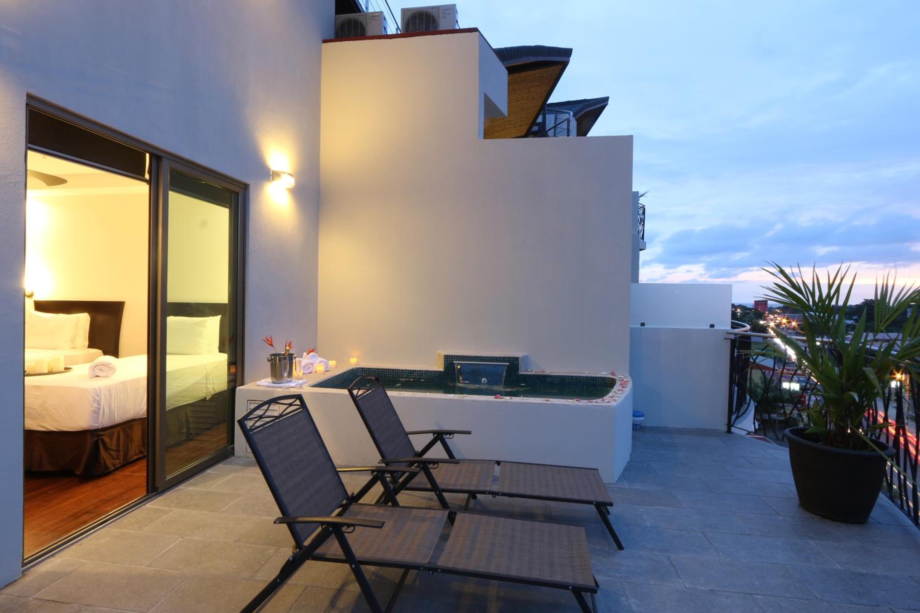 Luxury SKY PENTHOUSES 3-6BR Condo-Hotel at Oceano Jaco