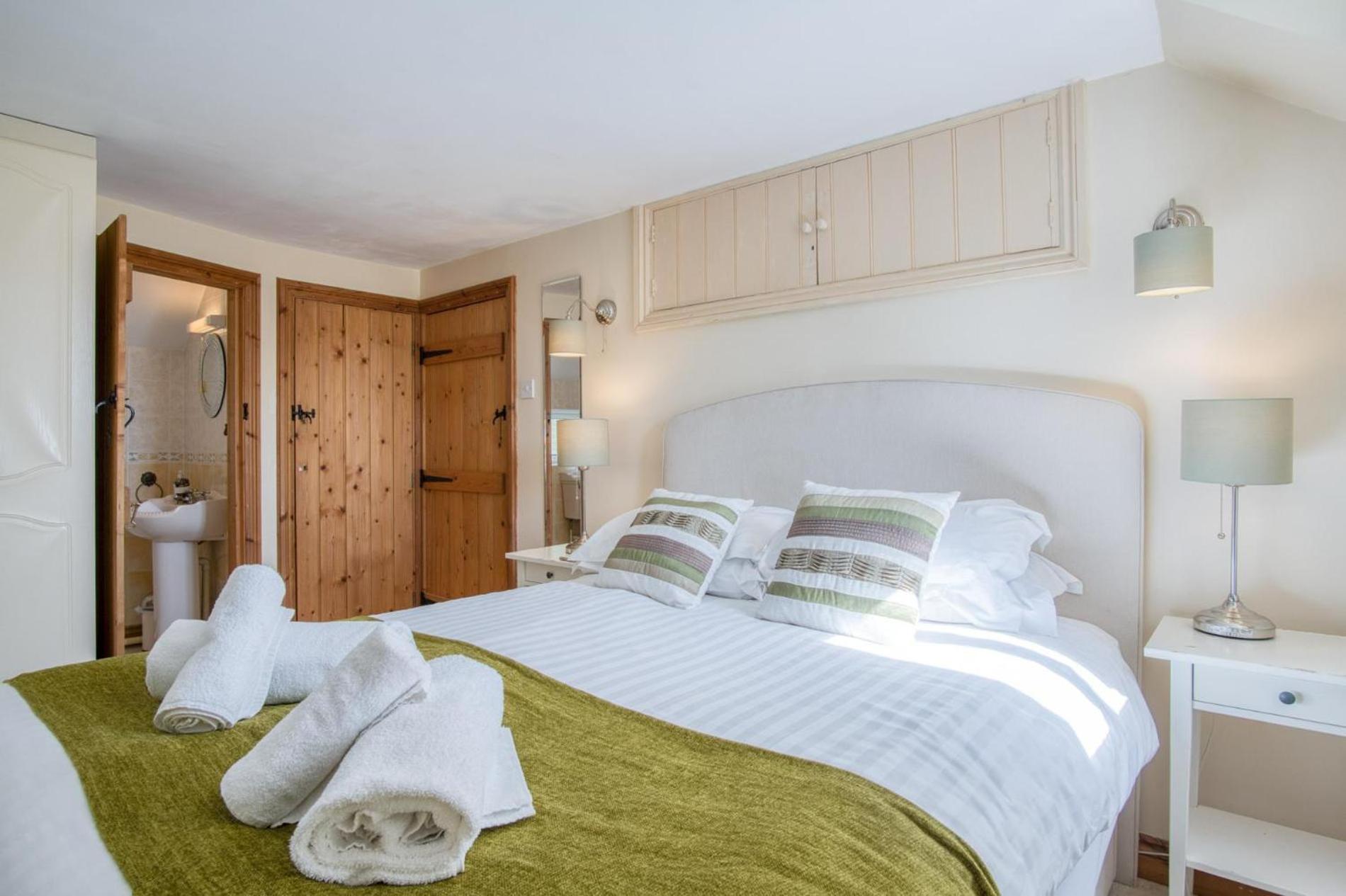 Bullcroft - 6 Bedroom House - Oxwich