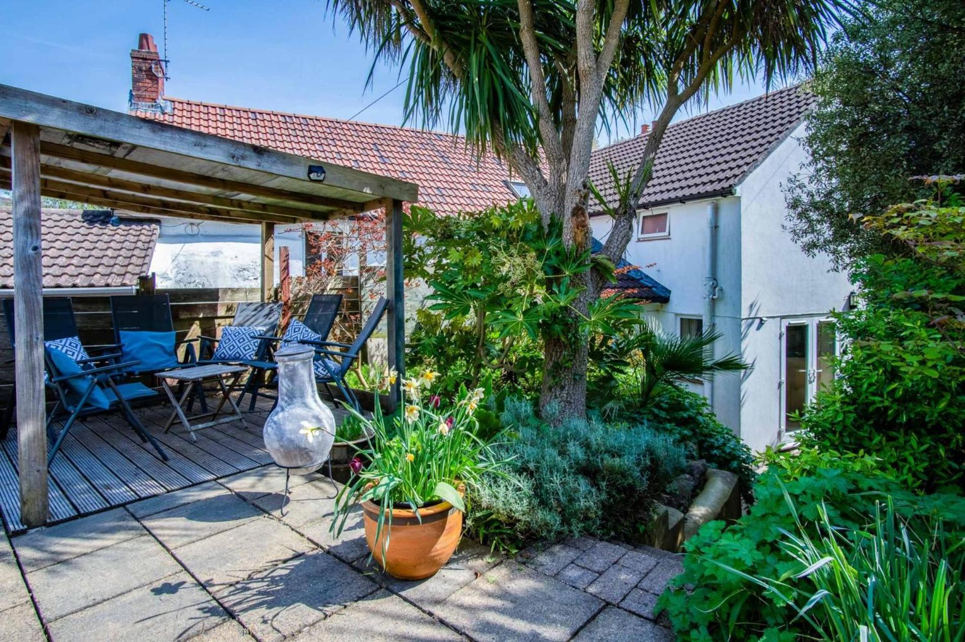 Bullcroft - 6 Bedroom House - Oxwich