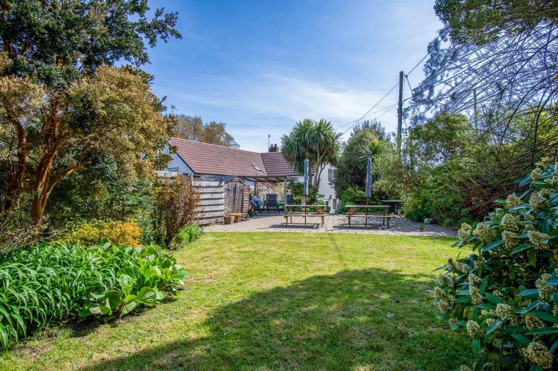 Bullcroft - 6 Bedroom House - Oxwich