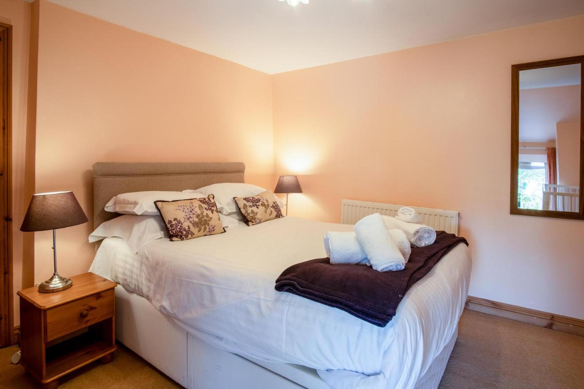 Bullcroft - 6 Bedroom House - Oxwich