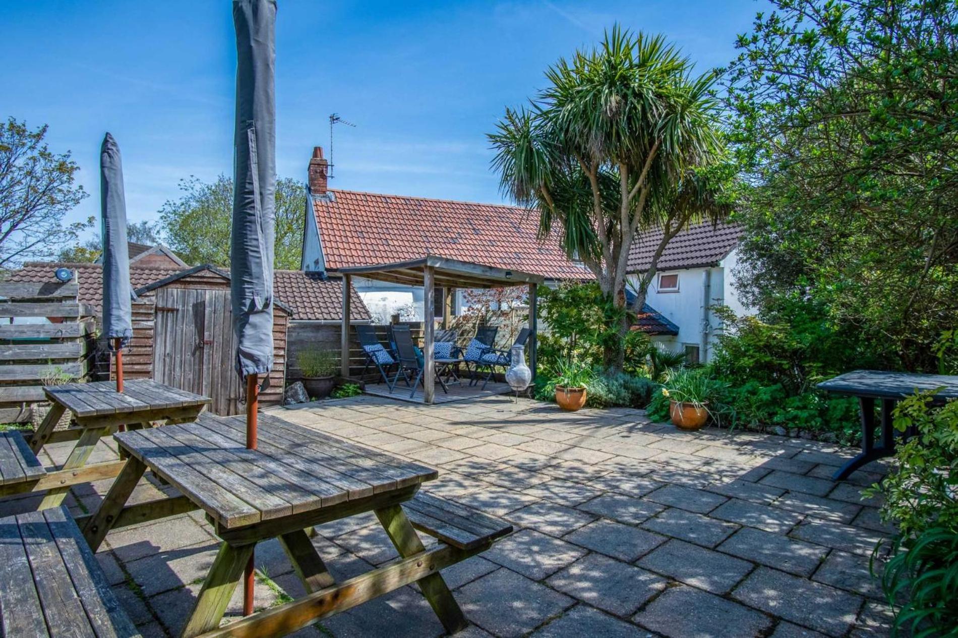 Bullcroft - 6 Bedroom House - Oxwich