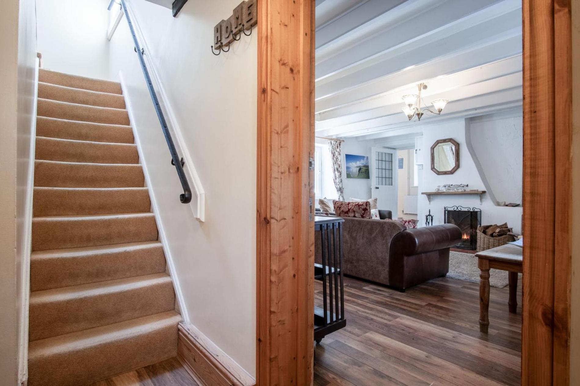 Bullcroft - 6 Bedroom House - Oxwich