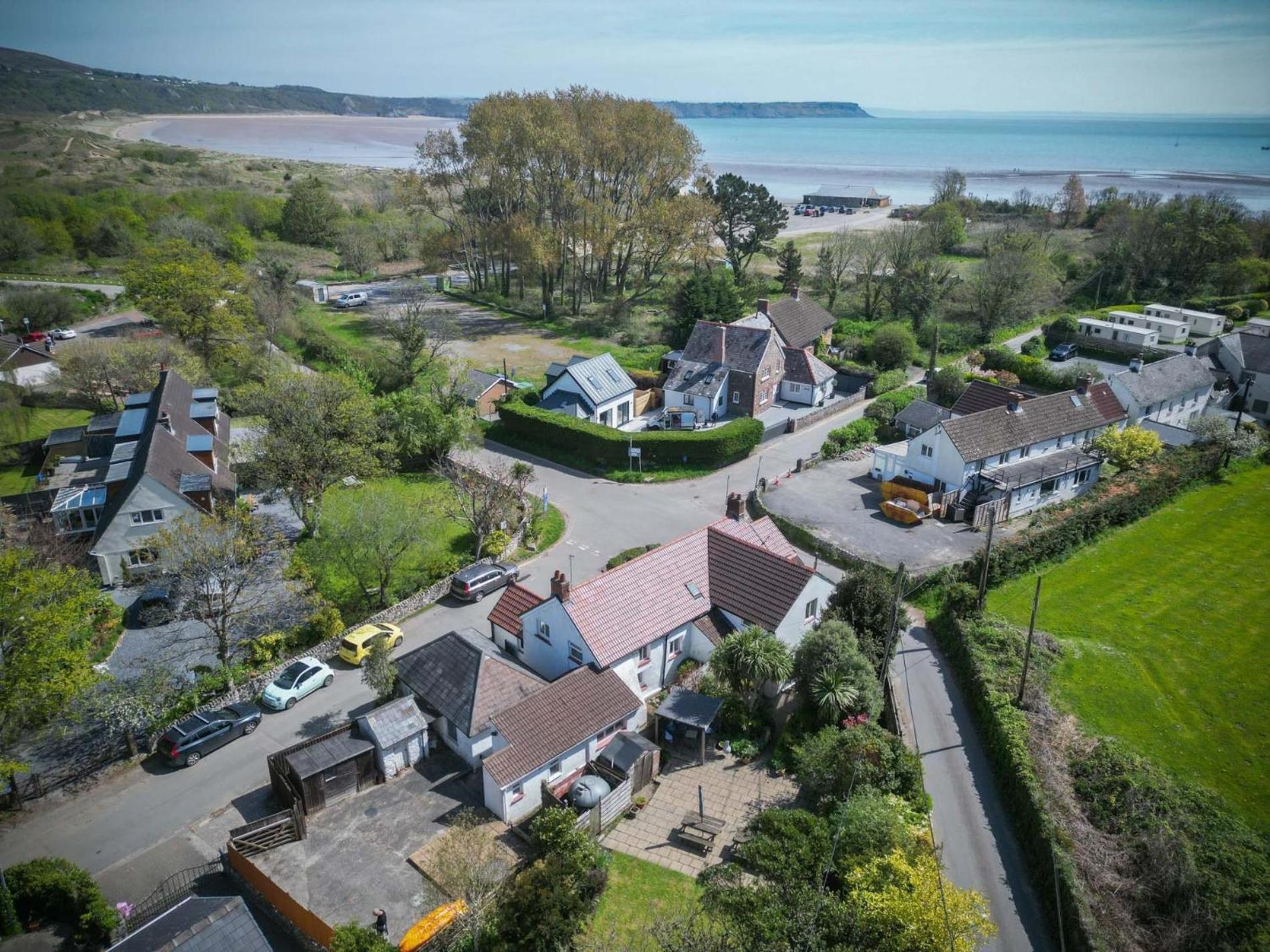 Bullcroft - 6 Bedroom House - Oxwich