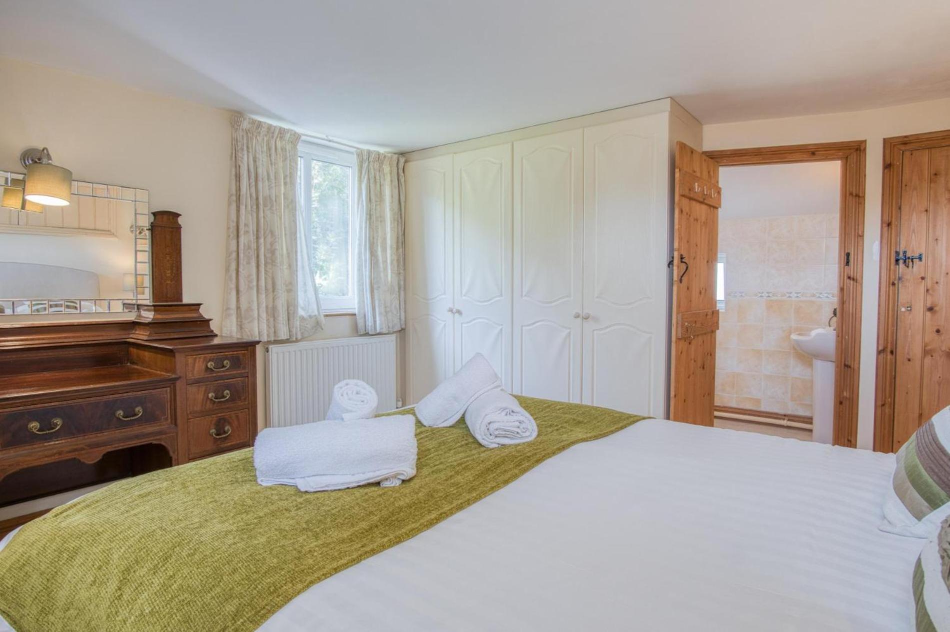 Bullcroft - 6 Bedroom House - Oxwich