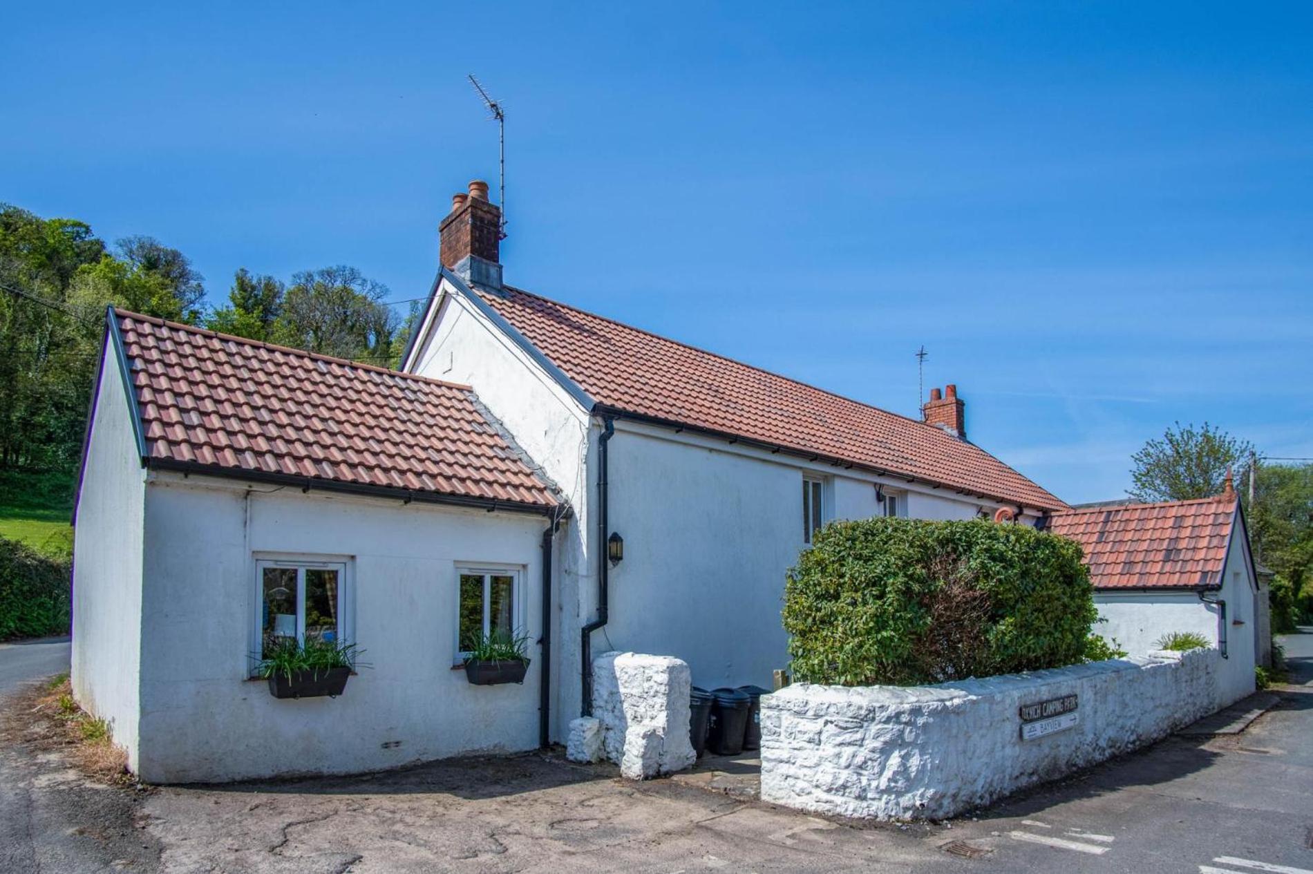 Bullcroft - 6 Bedroom House - Oxwich