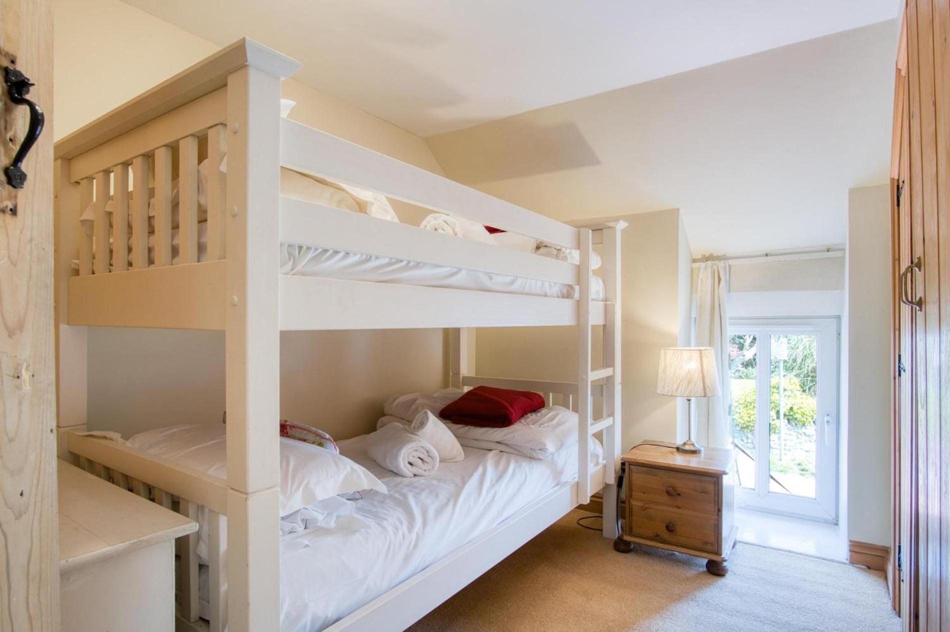 Bullcroft - 6 Bedroom House - Oxwich