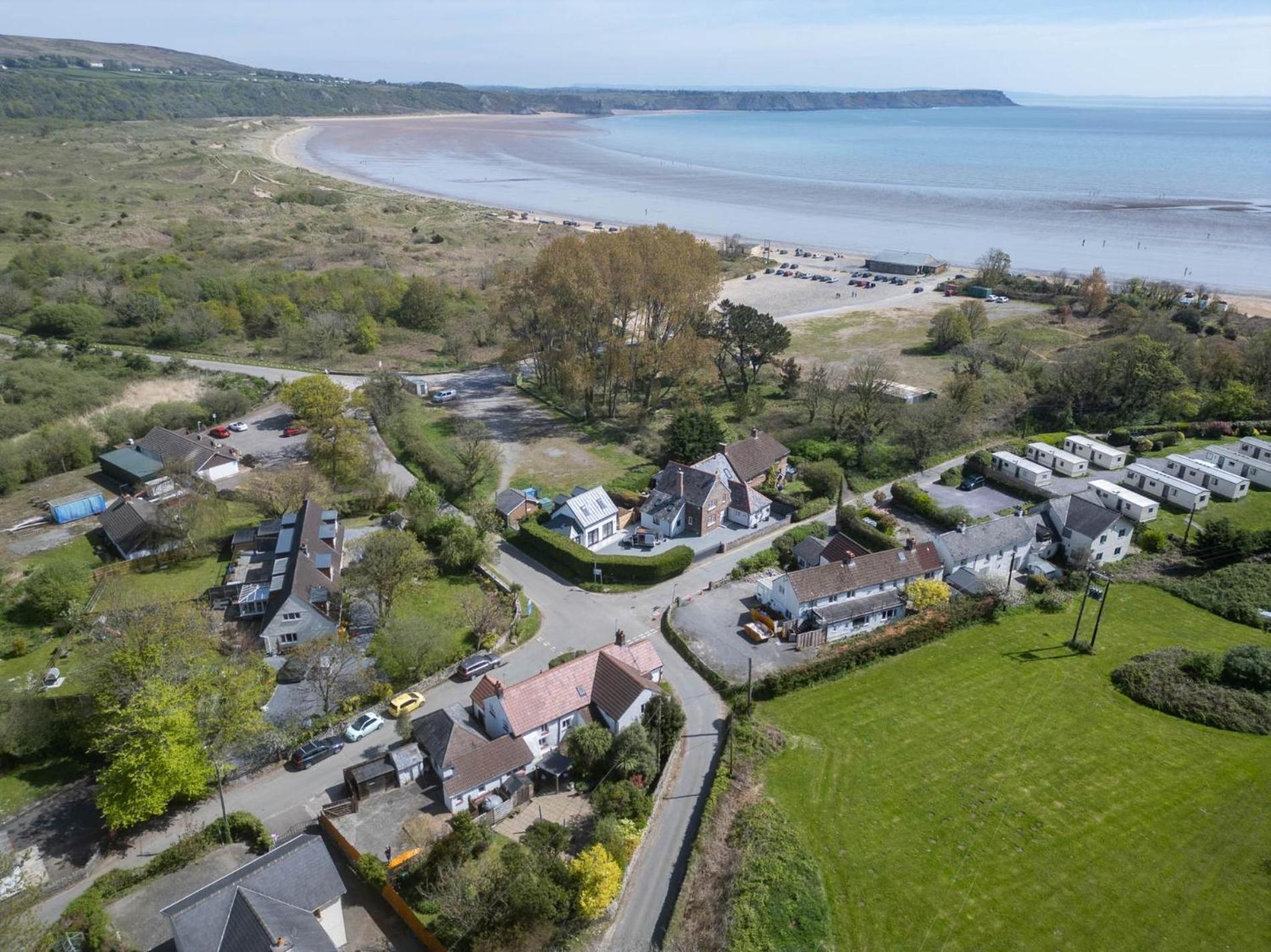 Bullcroft - 6 Bedroom House - Oxwich