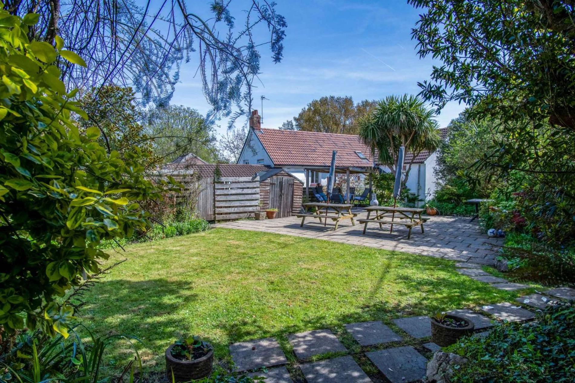 Bullcroft - 6 Bedroom House - Oxwich