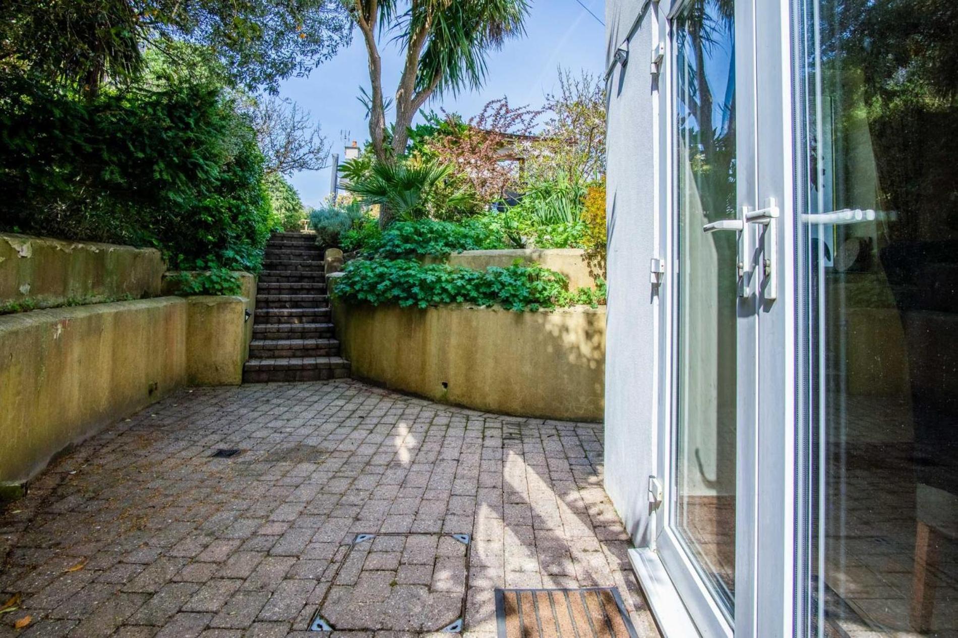 Bullcroft - 6 Bedroom House - Oxwich