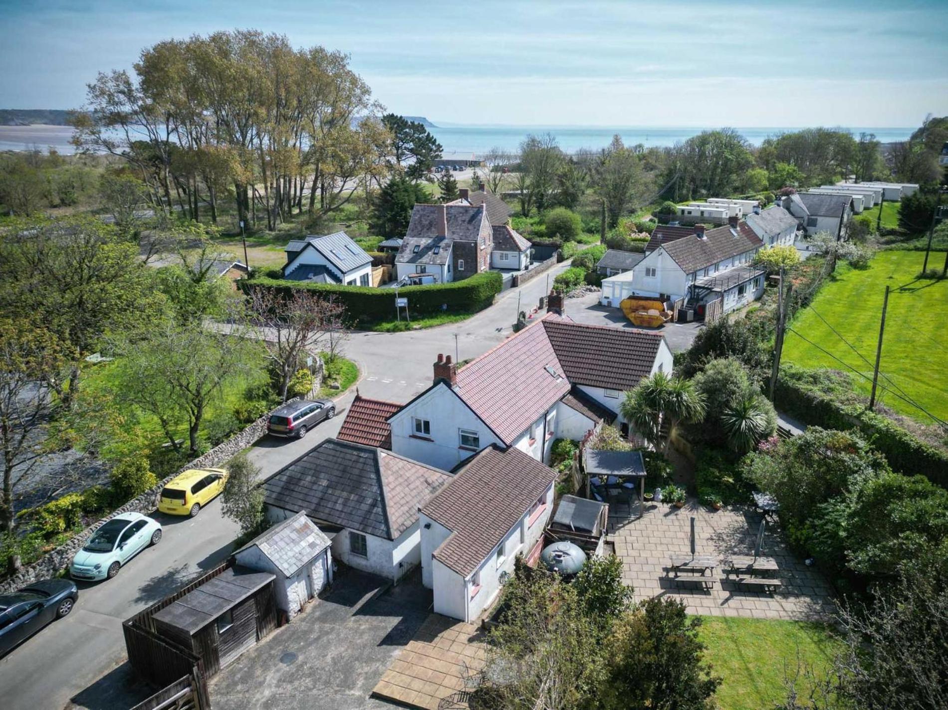 Bullcroft - 6 Bedroom House - Oxwich
