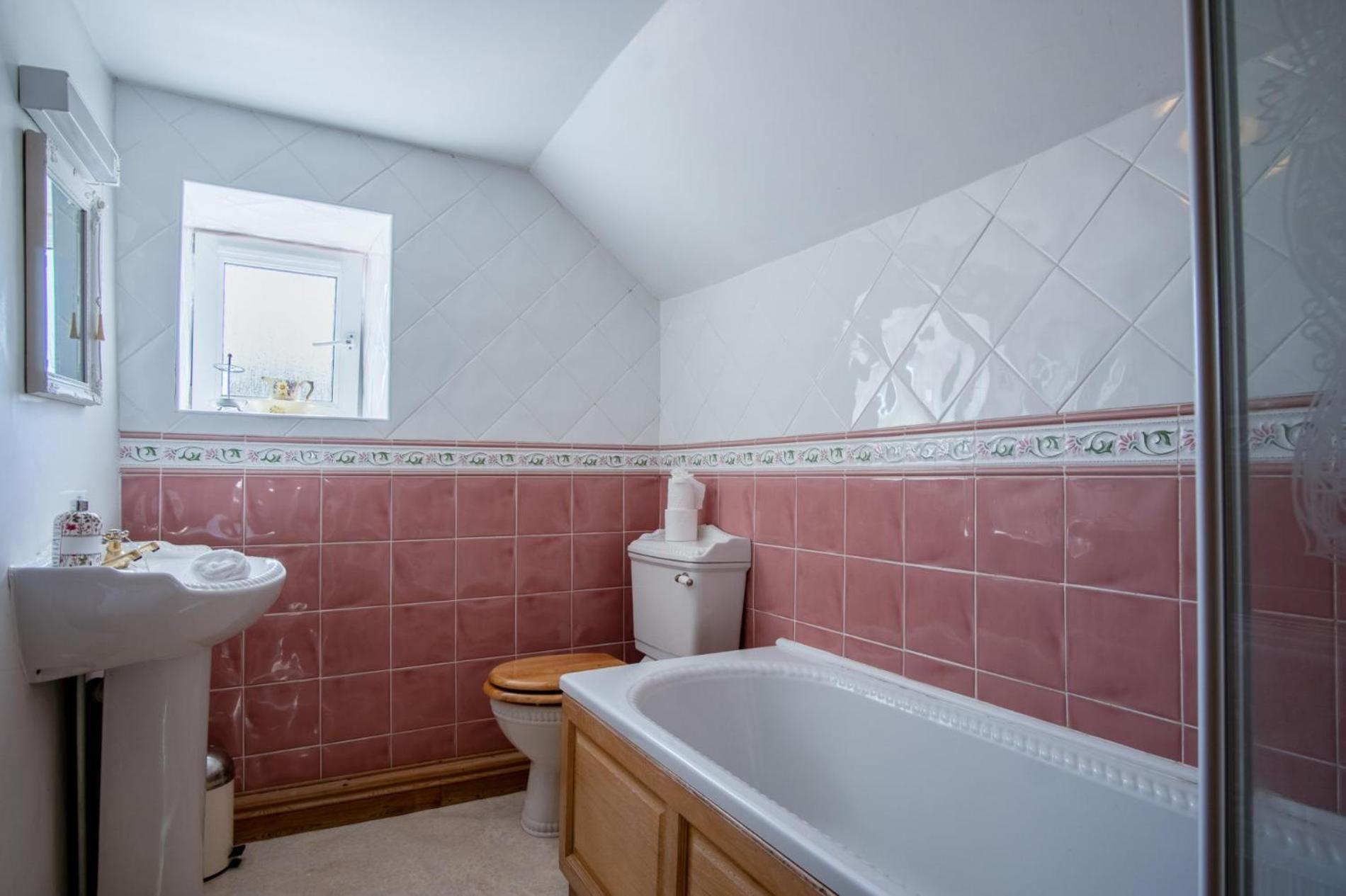 Bullcroft - 6 Bedroom House - Oxwich