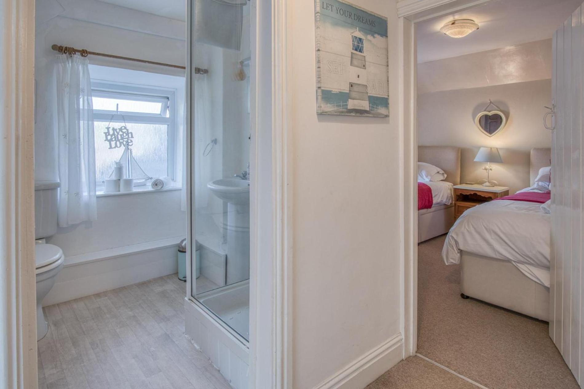 Bullcroft - 6 Bedroom House - Oxwich