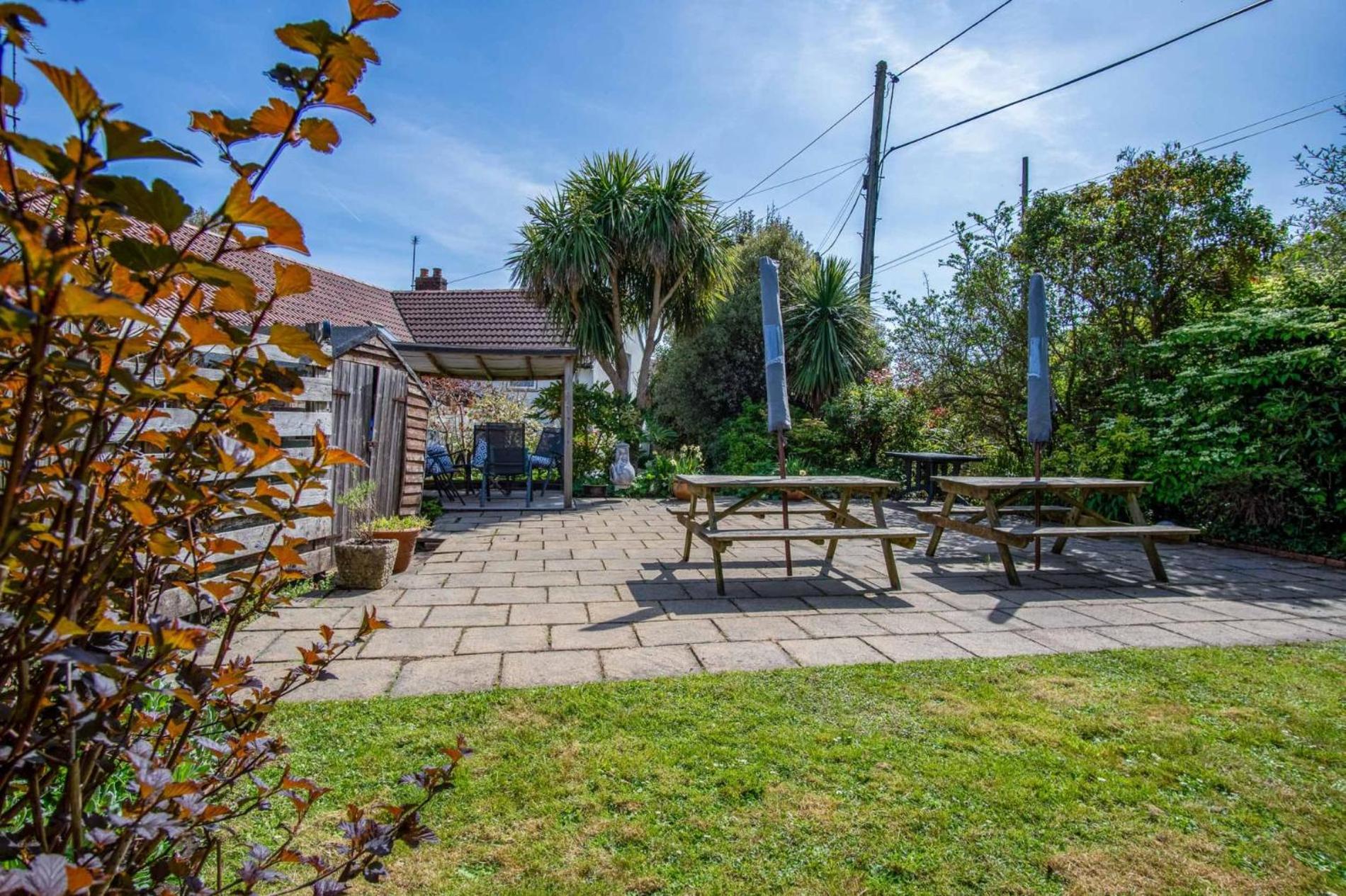 Bullcroft - 6 Bedroom House - Oxwich